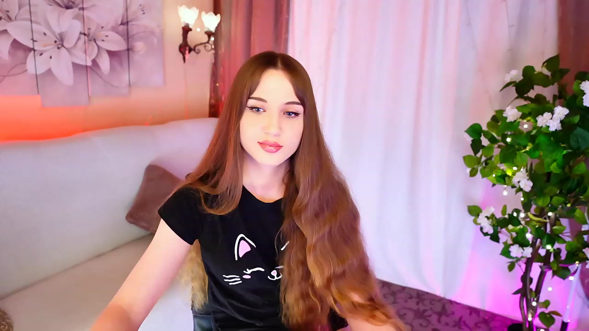 Gallery image thumbnail from Innocent_Soul's myfreecams stream on, 09/16/2023, 15:39 image 4 of 20