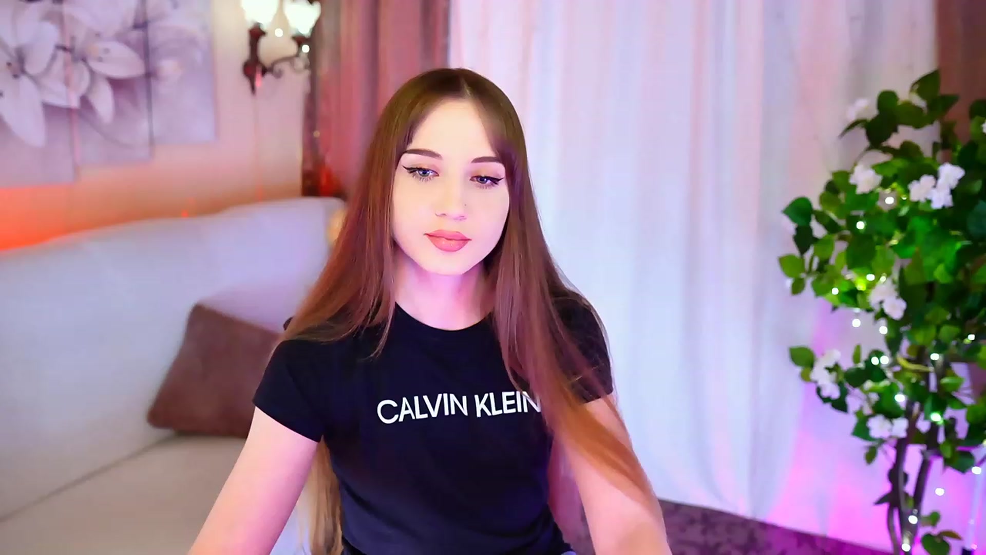 Gallery image thumbnail from Innocent_Soul's myfreecams stream on, 09/18/2023, 18:26 image 3 of 20
