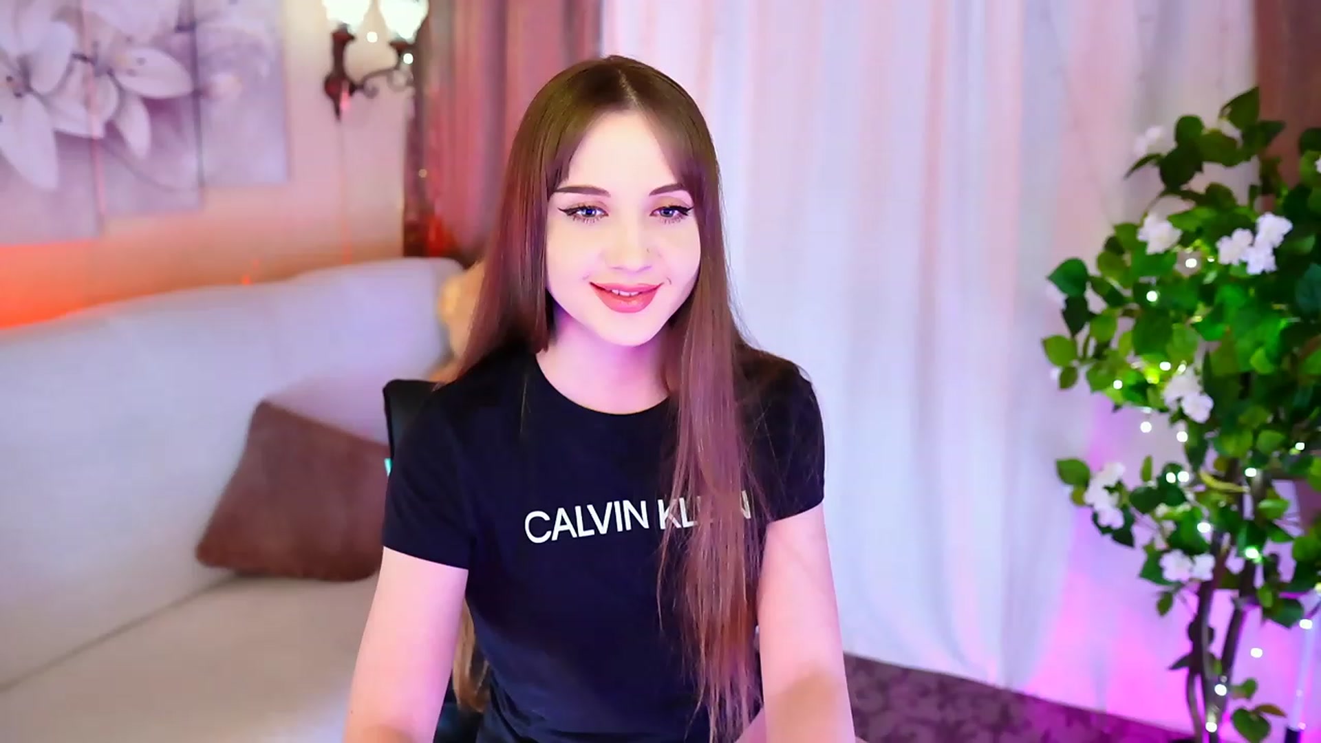 Gallery image thumbnail from Innocent_Soul's myfreecams stream on, 09/18/2023, 18:26 image 14 of 20