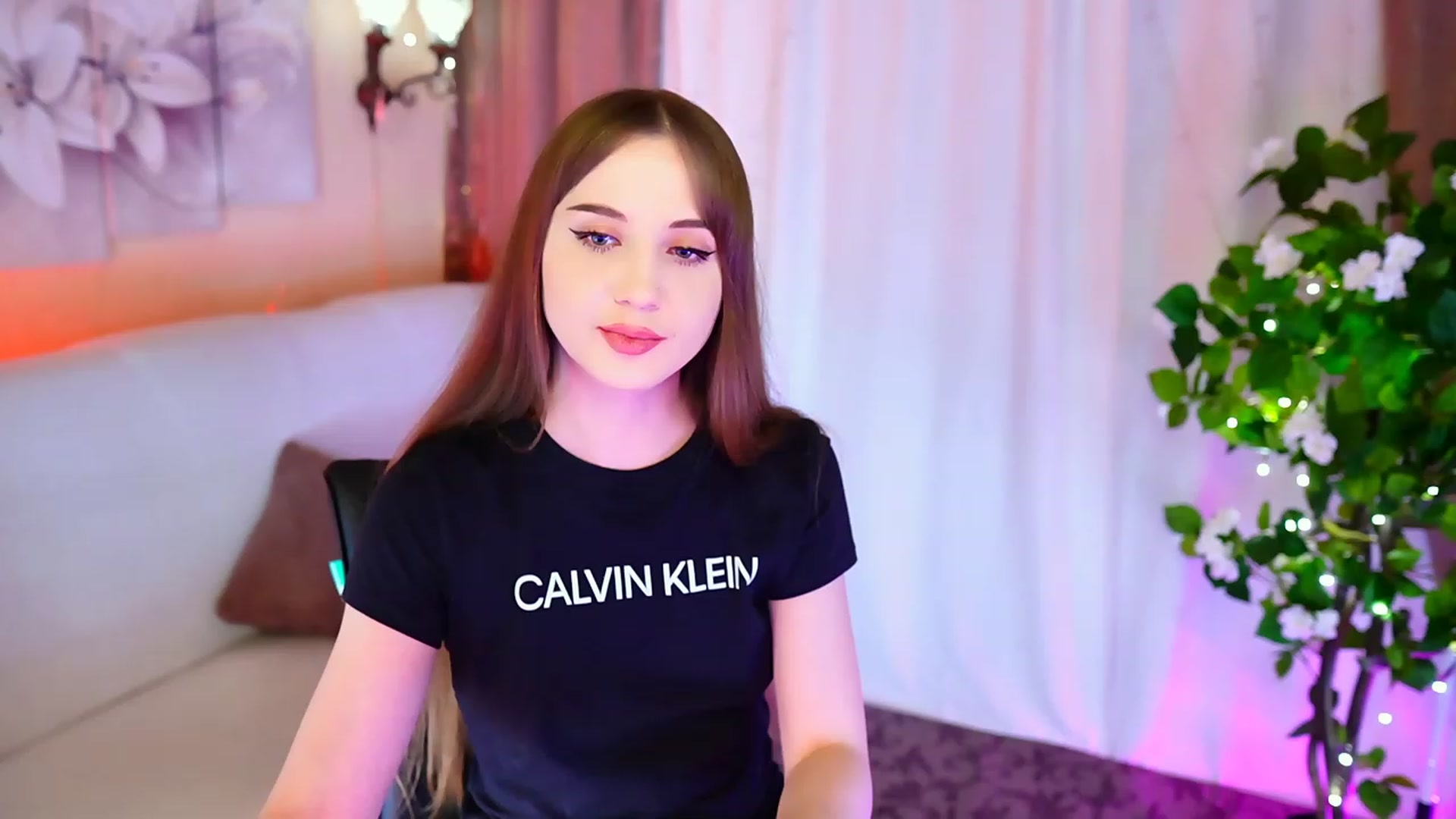 Gallery image thumbnail from Innocent_Soul's myfreecams stream on, 09/18/2023, 18:26 image 17 of 20