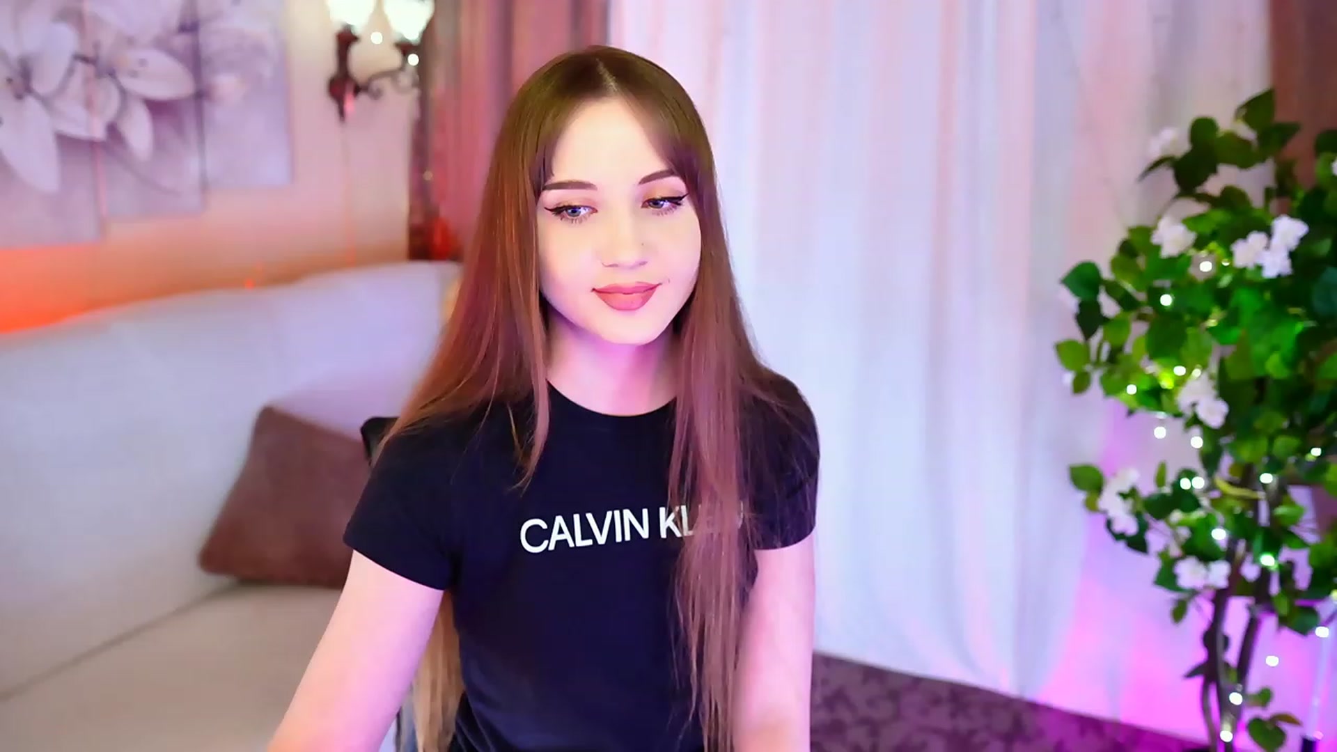 Gallery image thumbnail from Innocent_Soul's myfreecams stream on, 09/18/2023, 18:26 image 12 of 20