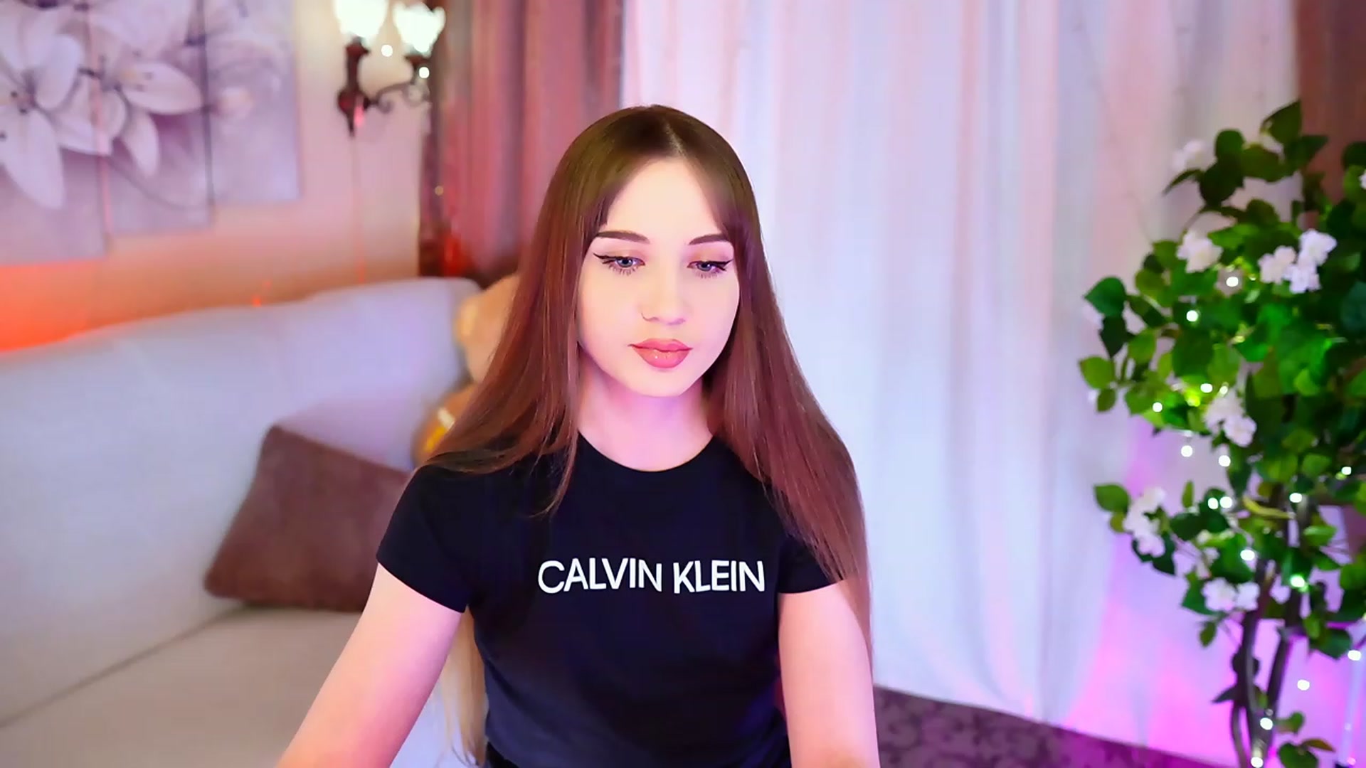 Gallery image thumbnail from Innocent_Soul's myfreecams stream on, 09/18/2023, 18:26 image 1 of 20