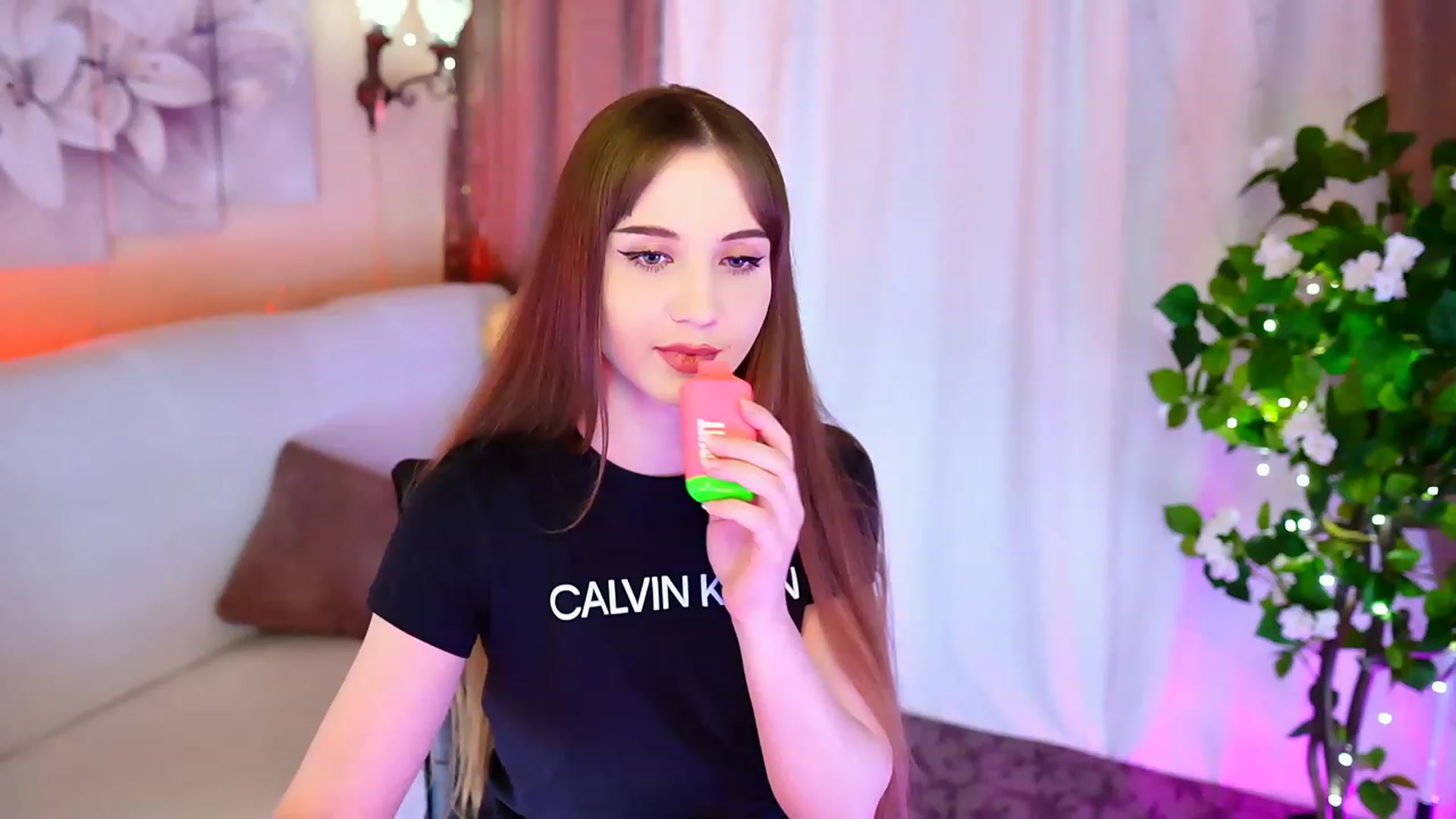 Gallery image thumbnail from Innocent_Soul's myfreecams stream on, 09/18/2023, 18:26 image 18 of 20