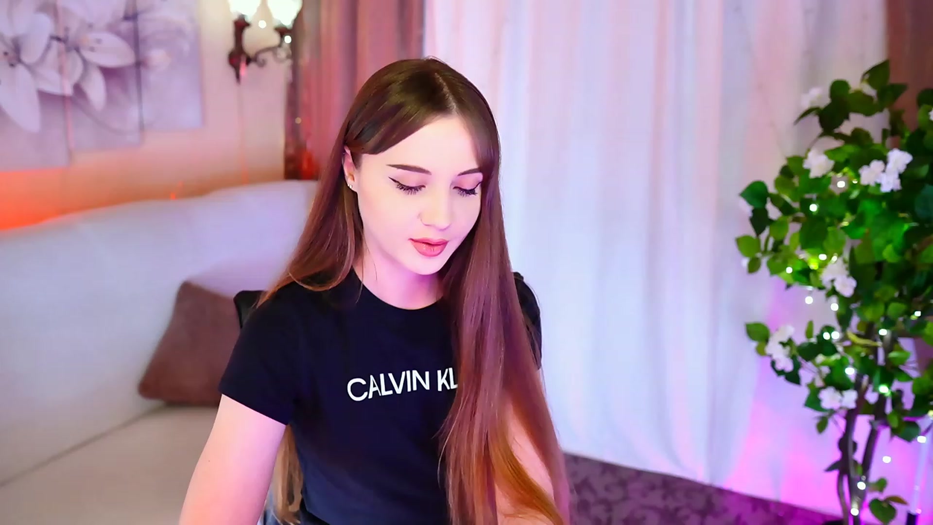 Gallery image thumbnail from Innocent_Soul's myfreecams stream on, 09/18/2023, 19:08 image 19 of 20