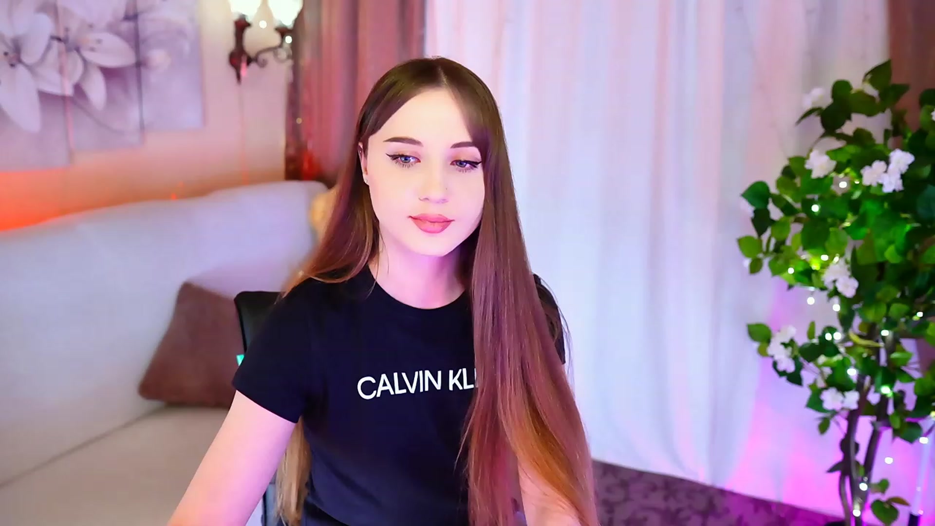Gallery image thumbnail from Innocent_Soul's myfreecams stream on, 09/18/2023, 19:08 image 14 of 20