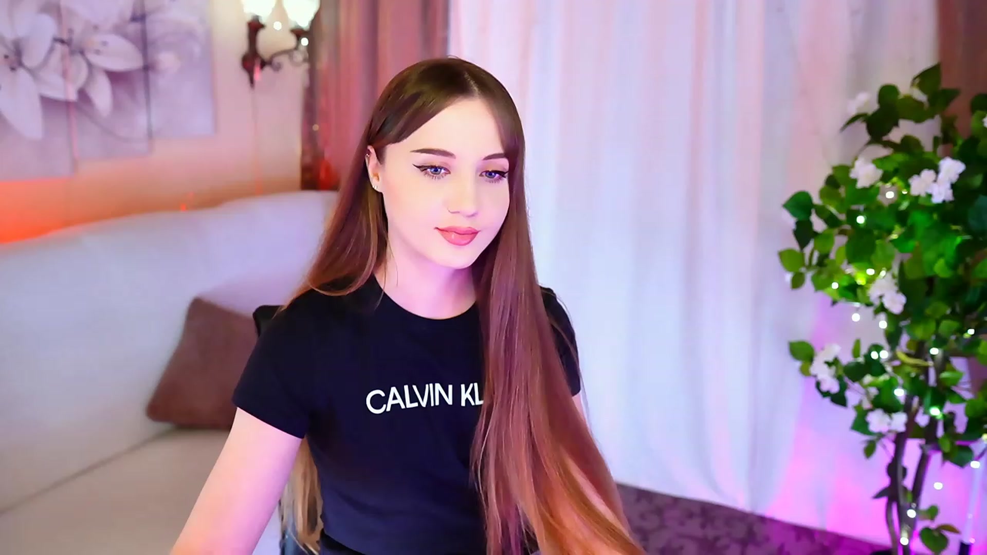 Gallery image thumbnail from Innocent_Soul's myfreecams stream on, 09/18/2023, 19:08 image 16 of 20