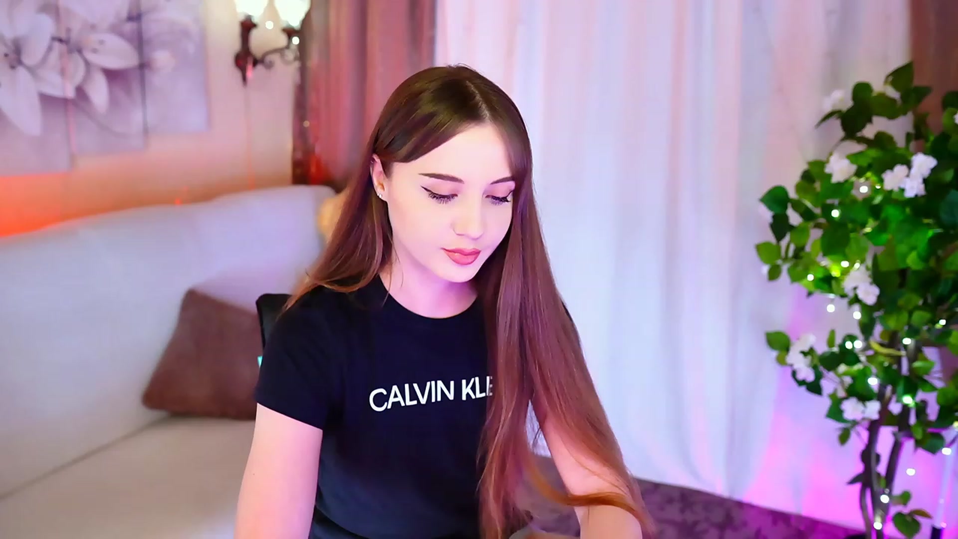 Gallery image thumbnail from Innocent_Soul's myfreecams stream on, 09/18/2023, 19:08 image 10 of 20