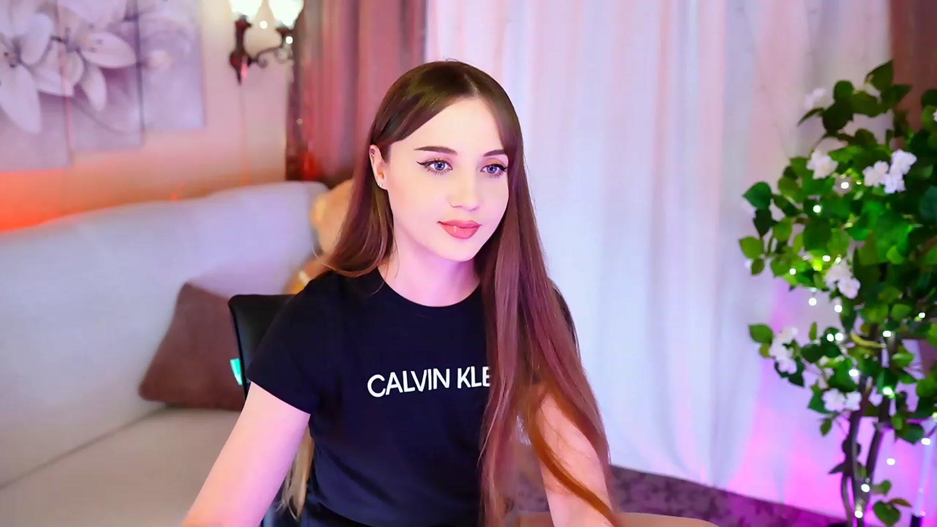Gallery image thumbnail from Innocent_Soul's myfreecams stream on, 09/18/2023, 19:08 image 3 of 20