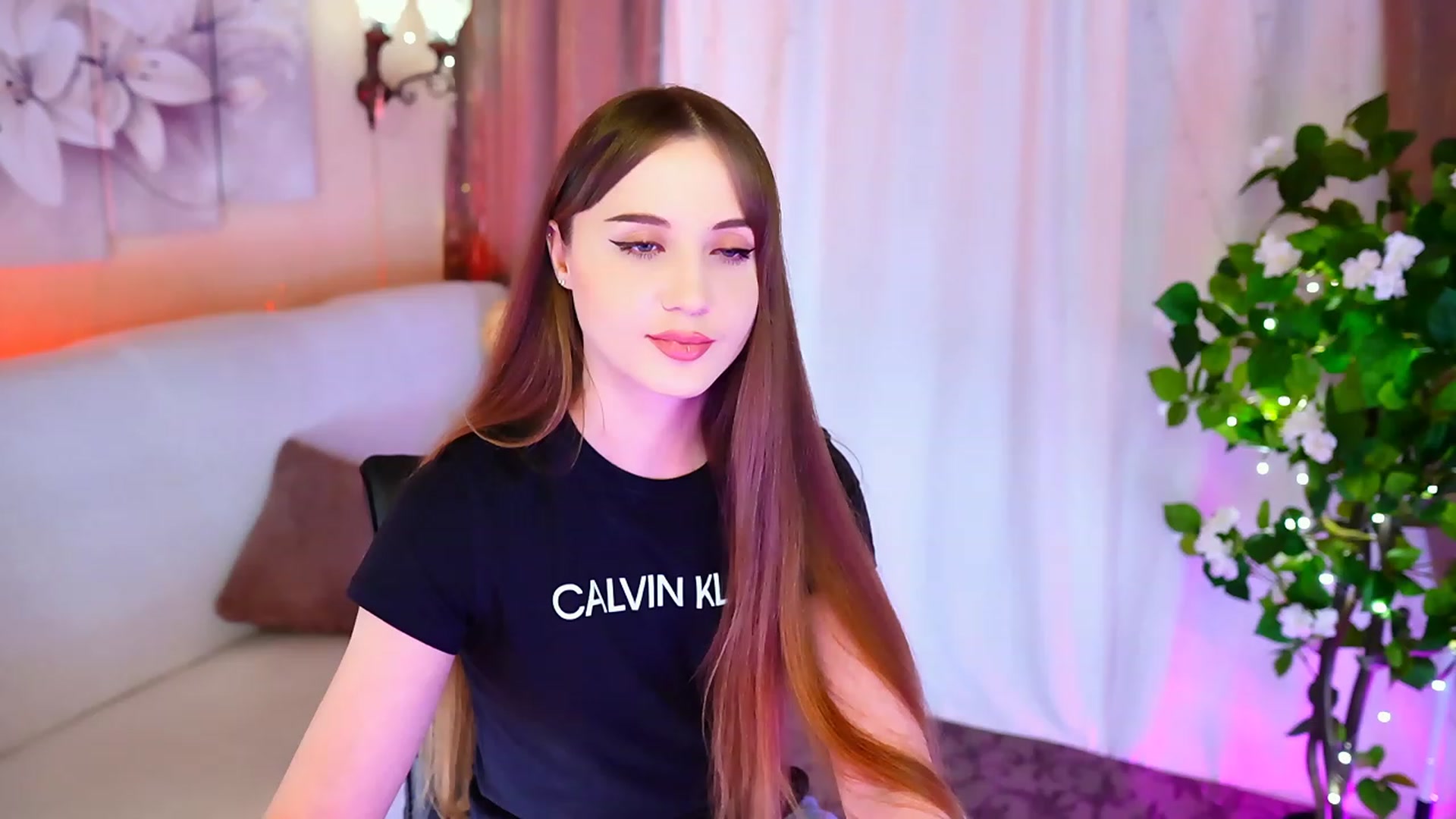 Gallery image thumbnail from Innocent_Soul's myfreecams stream on, 09/18/2023, 19:08 image 20 of 20