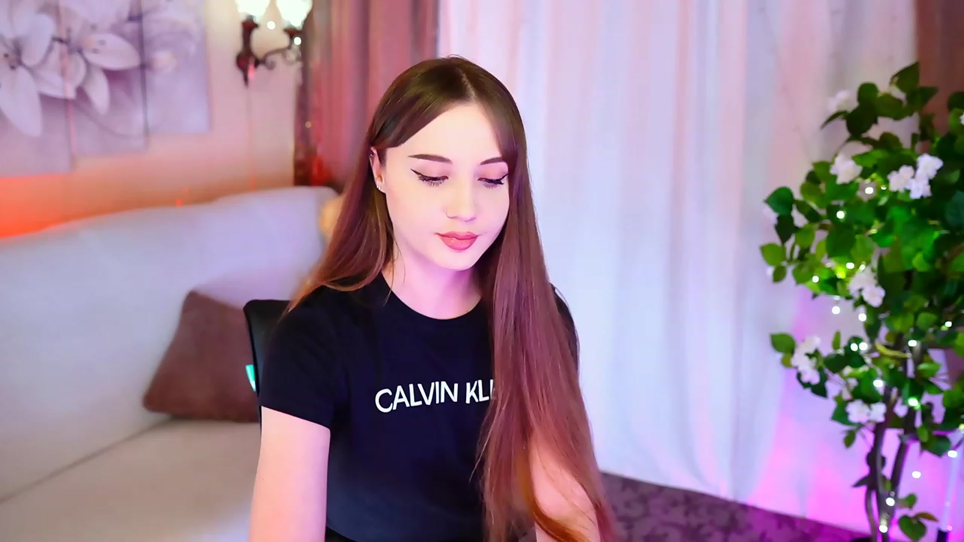Gallery image thumbnail from Innocent_Soul's myfreecams stream on, 09/18/2023, 19:08 image 11 of 20