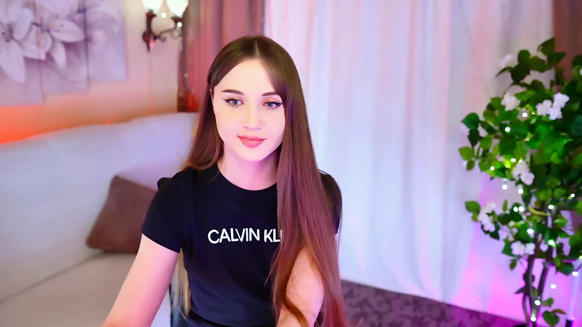 Gallery image thumbnail from Innocent_Soul's myfreecams stream on, 09/18/2023, 19:08 image 5 of 20