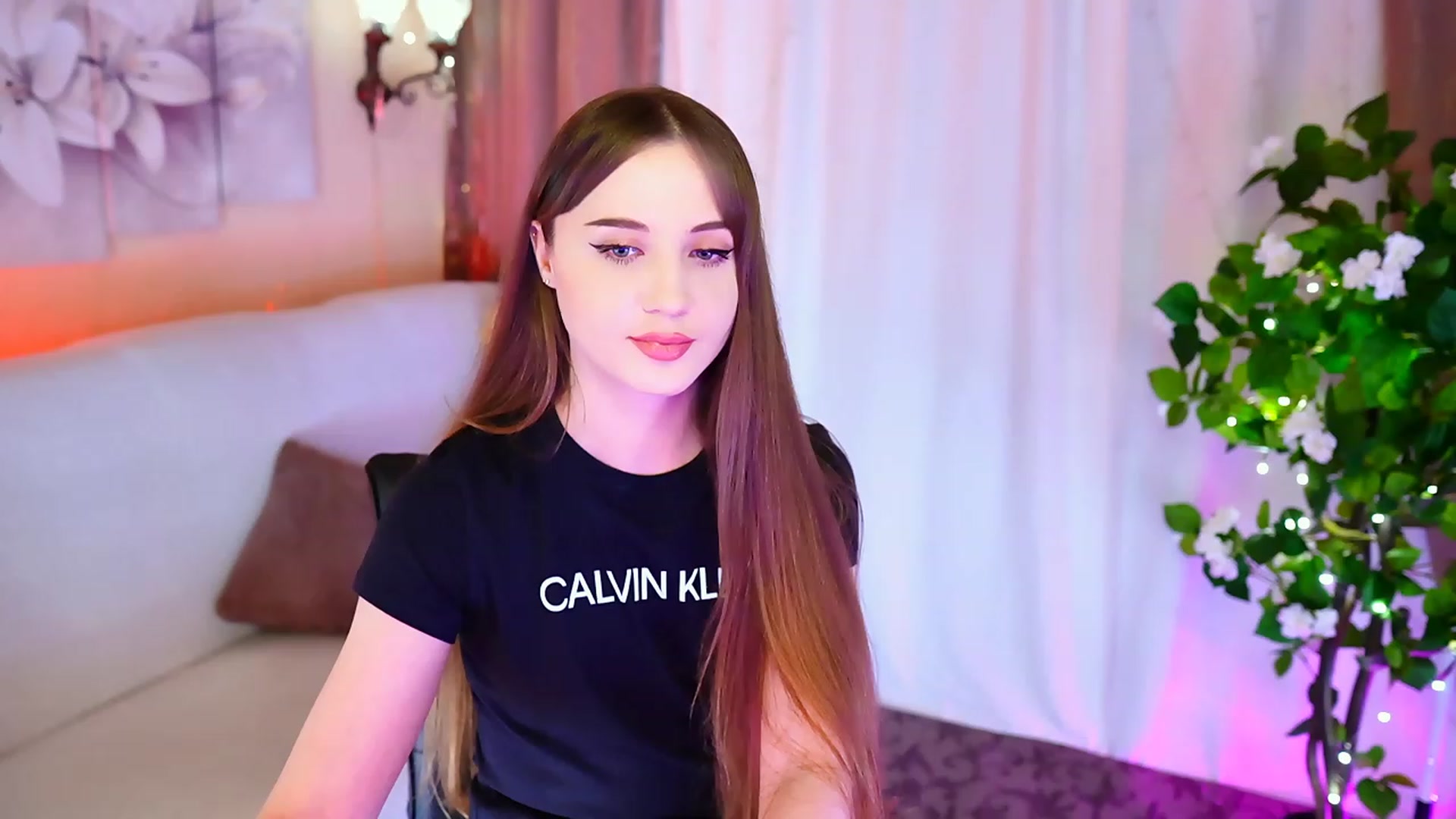 Gallery image thumbnail from Innocent_Soul's myfreecams stream on, 09/18/2023, 19:08 image 13 of 20