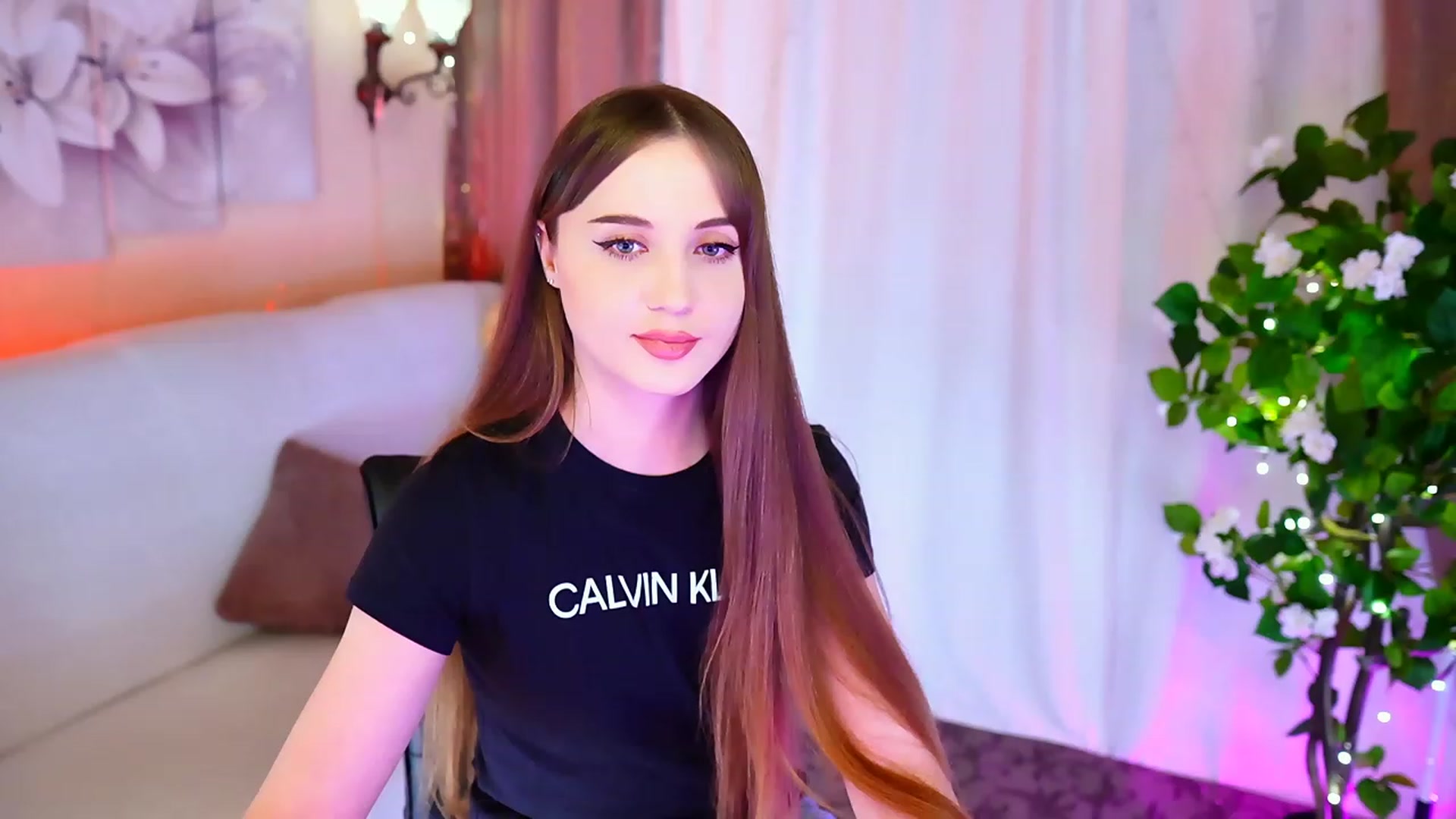 Gallery image thumbnail from Innocent_Soul's myfreecams stream on, 09/18/2023, 19:08 image 17 of 20