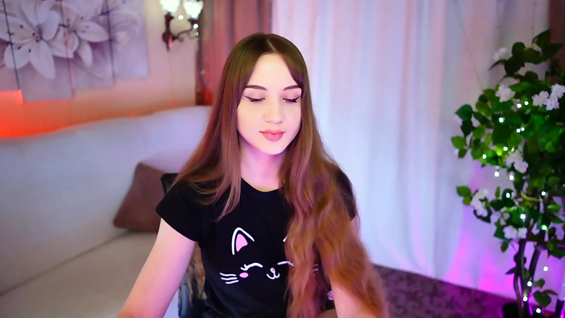 Gallery image thumbnail from Innocent_Soul's myfreecams stream on, 09/19/2023, 16:40 image 12 of 20
