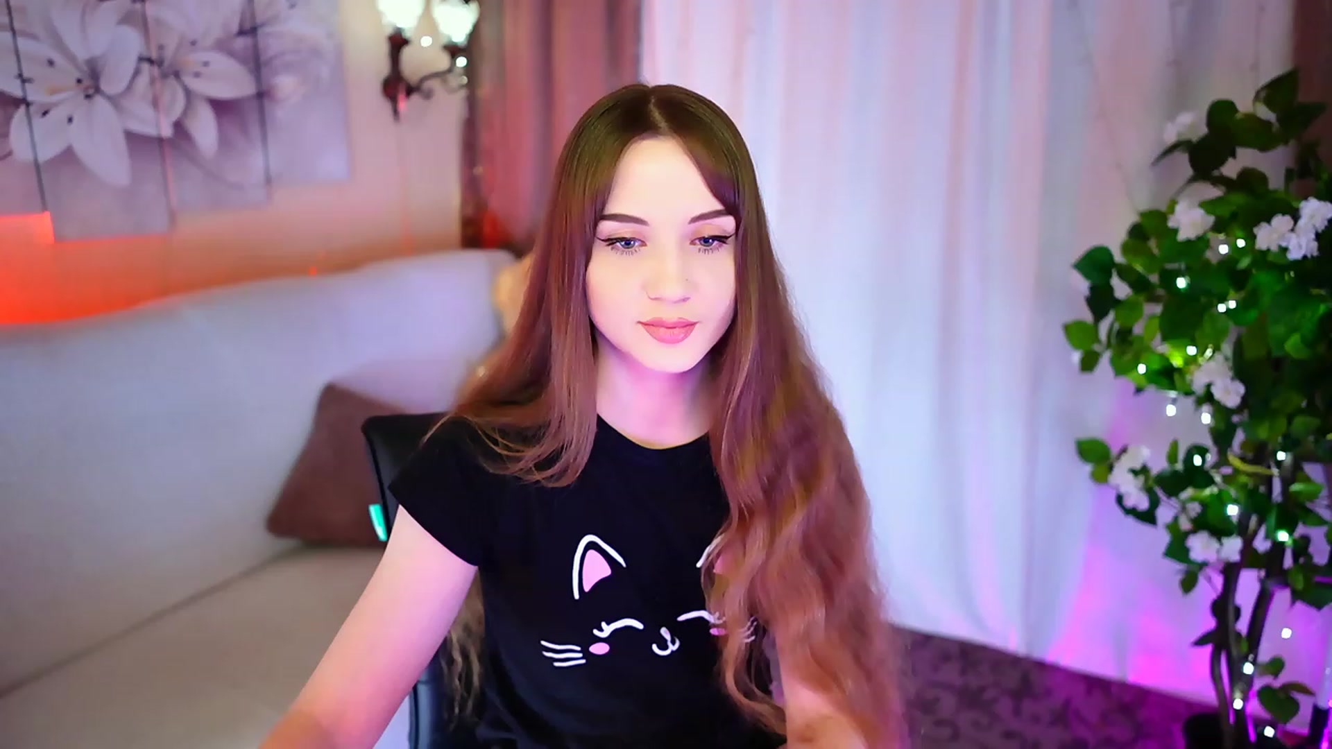 Gallery image thumbnail from Innocent_Soul's myfreecams stream on, 09/19/2023, 16:40 image 4 of 20