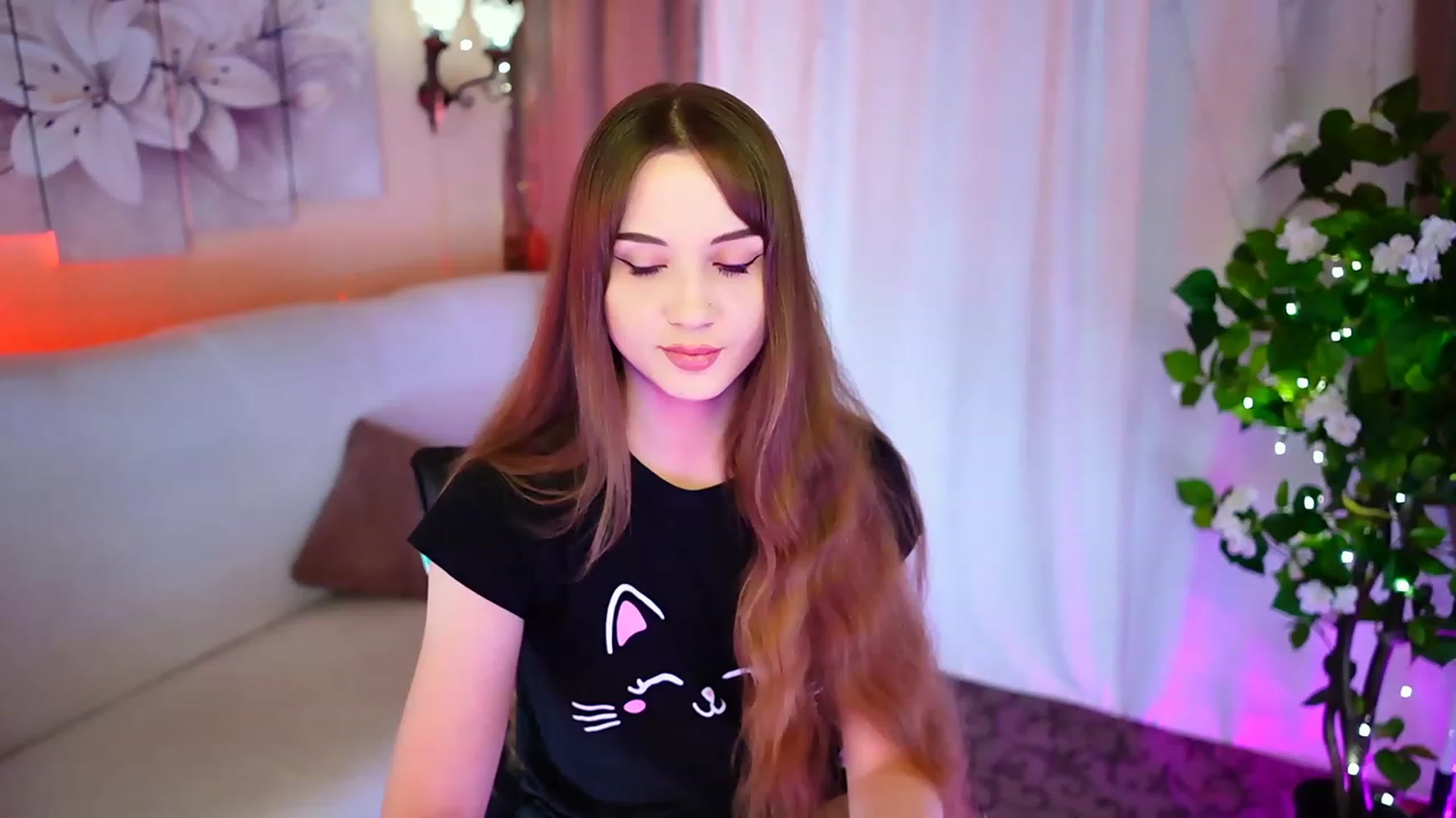 Gallery image thumbnail from Innocent_Soul's myfreecams stream on, 09/19/2023, 16:40 image 15 of 20