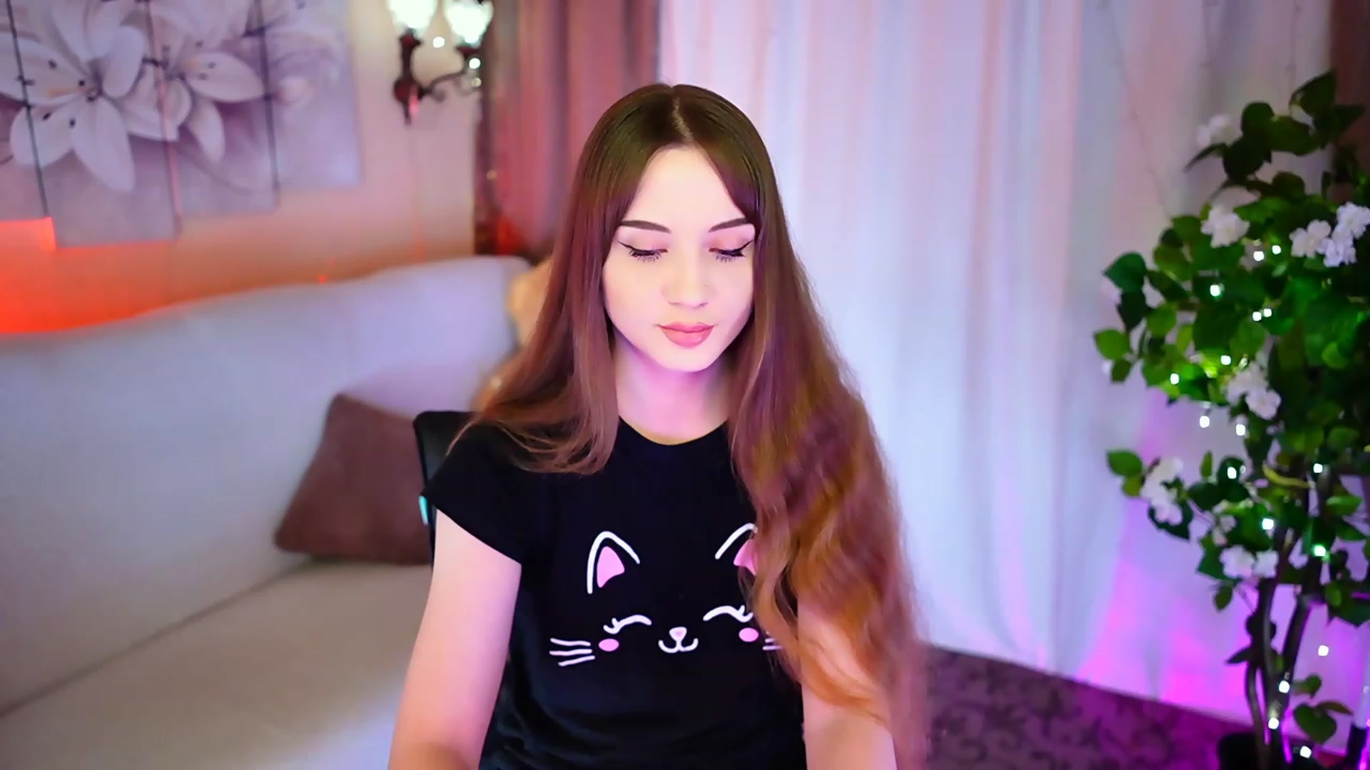 Gallery image thumbnail from Innocent_Soul's myfreecams stream on, 09/19/2023, 16:40 image 2 of 20