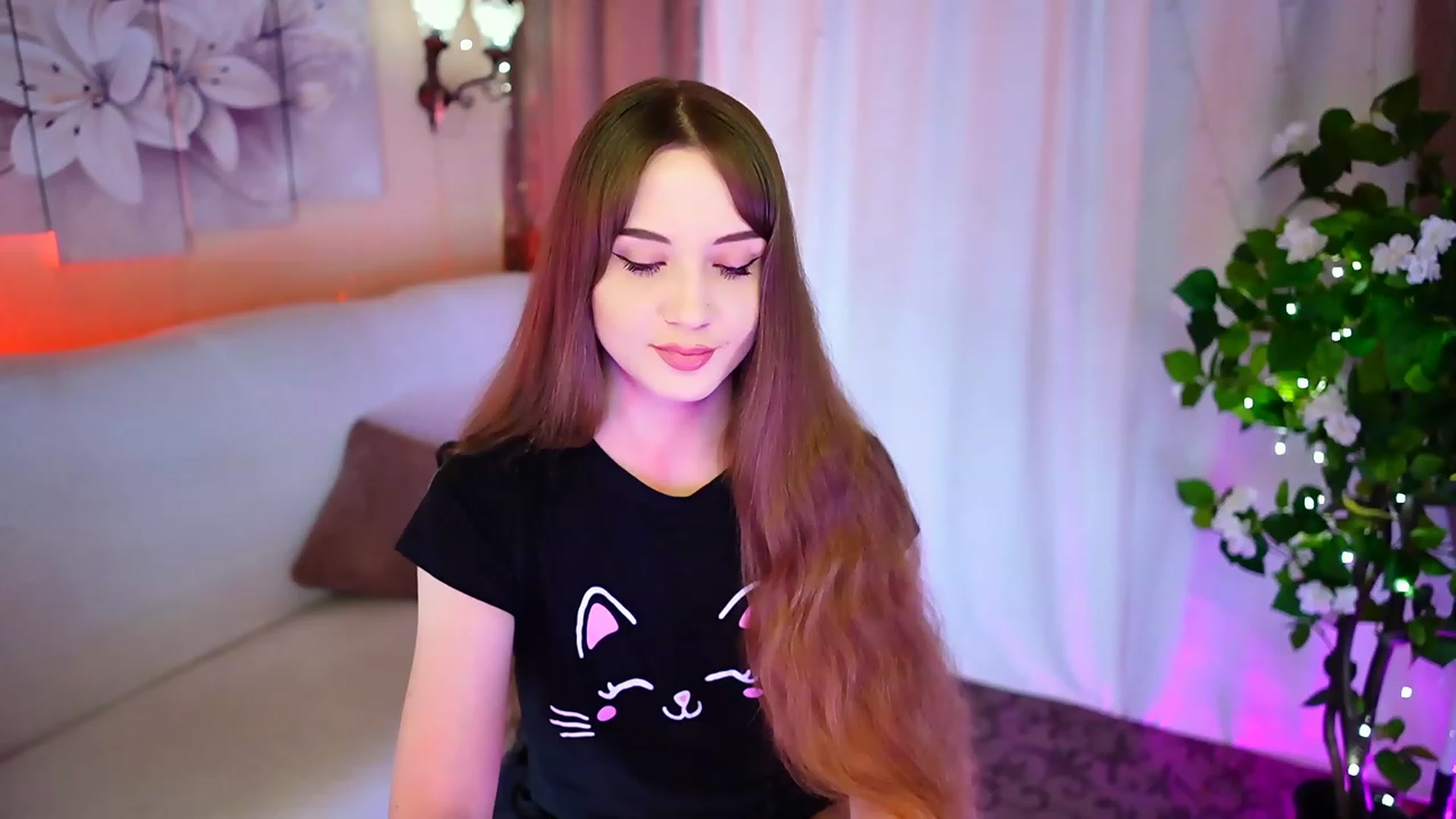Gallery image thumbnail from Innocent_Soul's myfreecams stream on, 09/19/2023, 18:02 image 6 of 20