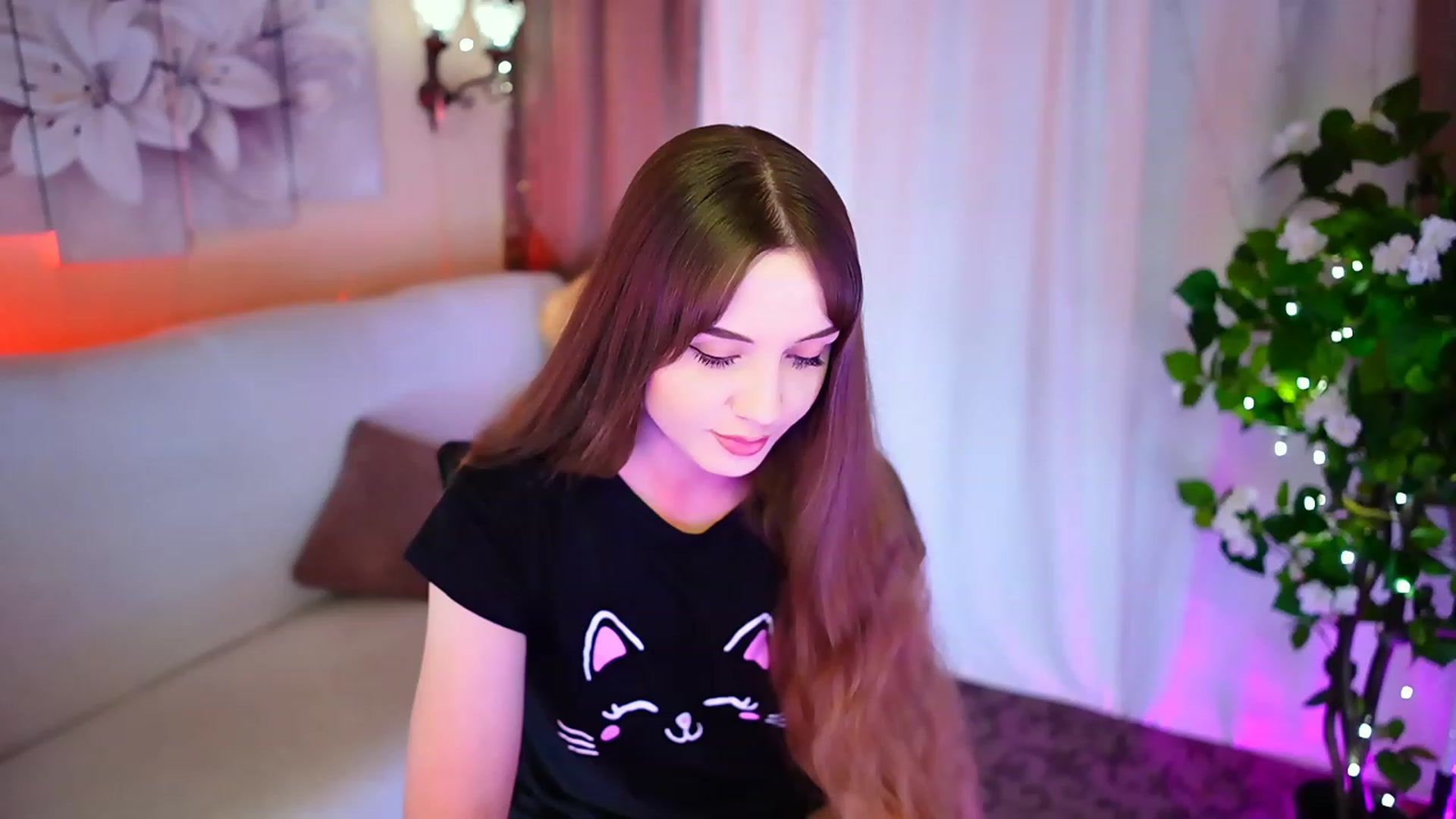 Gallery image thumbnail from Innocent_Soul's myfreecams stream on, 09/19/2023, 18:02 image 5 of 20