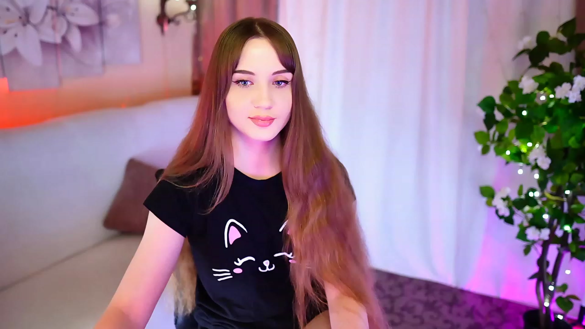 Gallery image thumbnail from Innocent_Soul's myfreecams stream on, 09/19/2023, 19:00 image 7 of 20