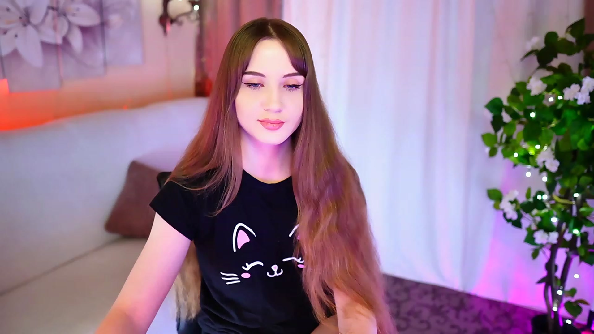 Gallery image thumbnail from Innocent_Soul's myfreecams stream on, 09/19/2023, 19:00 image 6 of 20