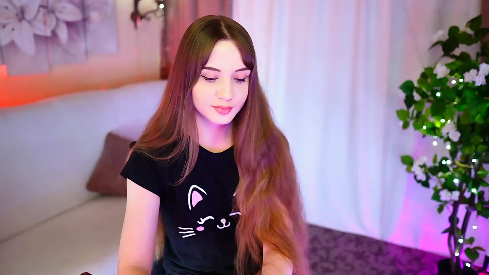 Gallery image thumbnail from Innocent_Soul's myfreecams stream on, 09/19/2023, 19:00 image 8 of 20