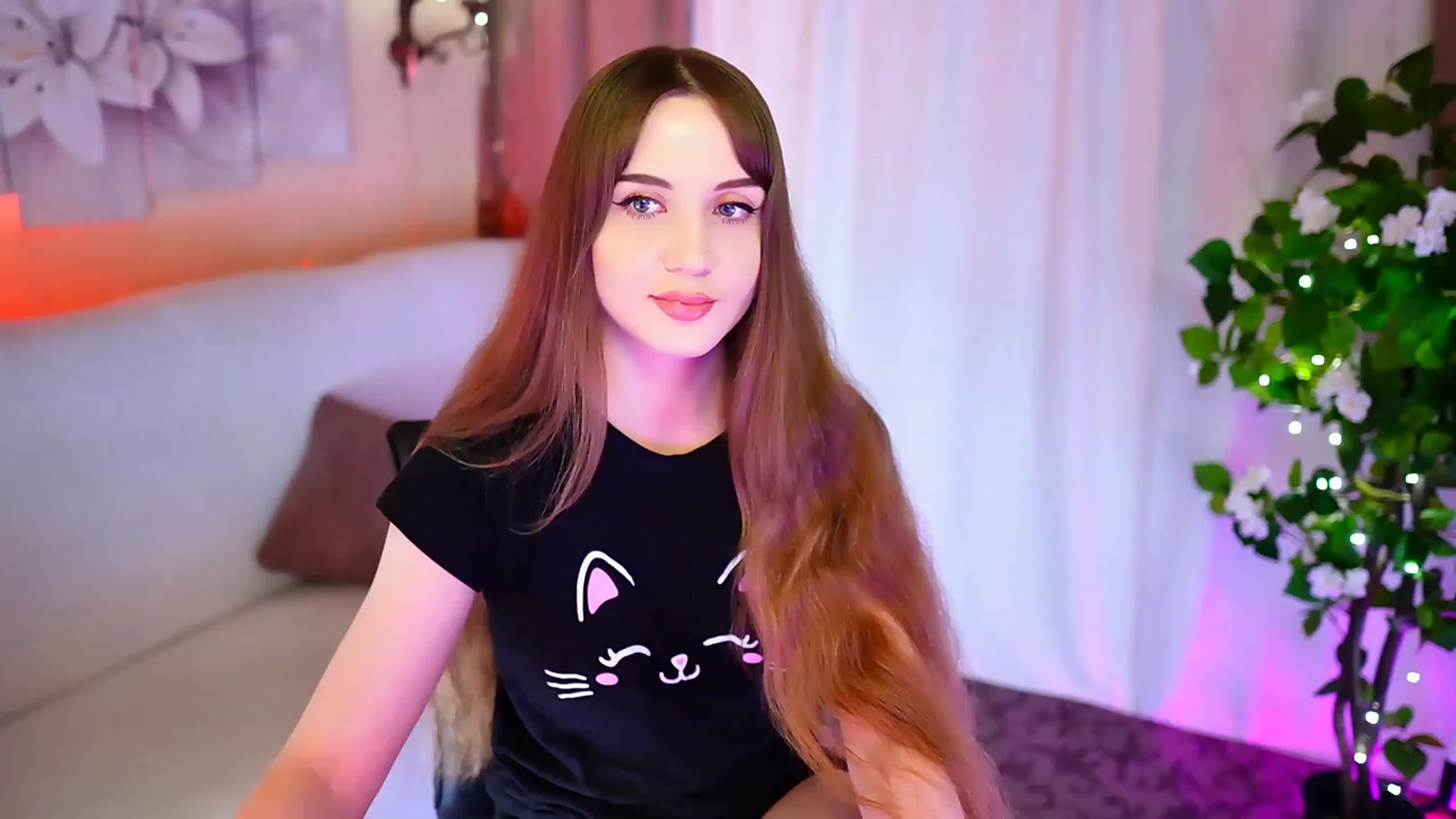 Gallery image thumbnail from Innocent_Soul's myfreecams stream on, 09/19/2023, 19:00 image 5 of 20