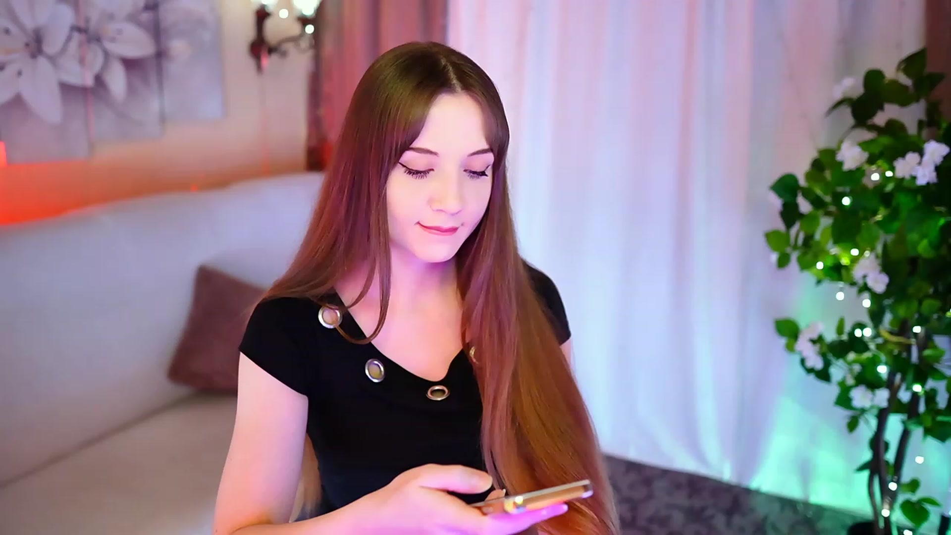 Gallery image thumbnail from Innocent_Soul's myfreecams stream on, 09/22/2023, 17:21 image 7 of 20