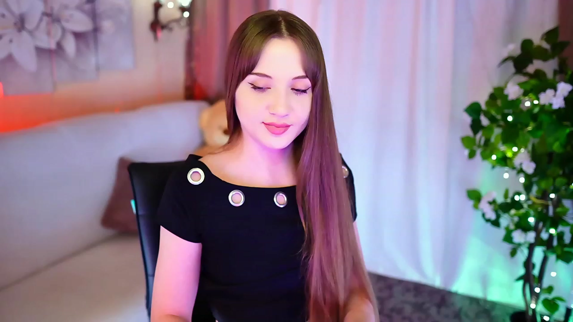 Gallery image thumbnail from Innocent_Soul's myfreecams stream on, 09/22/2023, 17:21 image 18 of 20