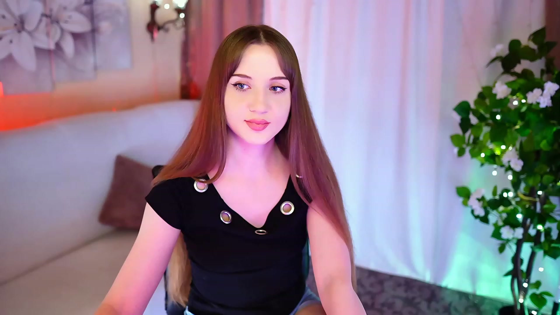 Gallery image thumbnail from Innocent_Soul's myfreecams stream on, 09/22/2023, 17:21 image 12 of 20
