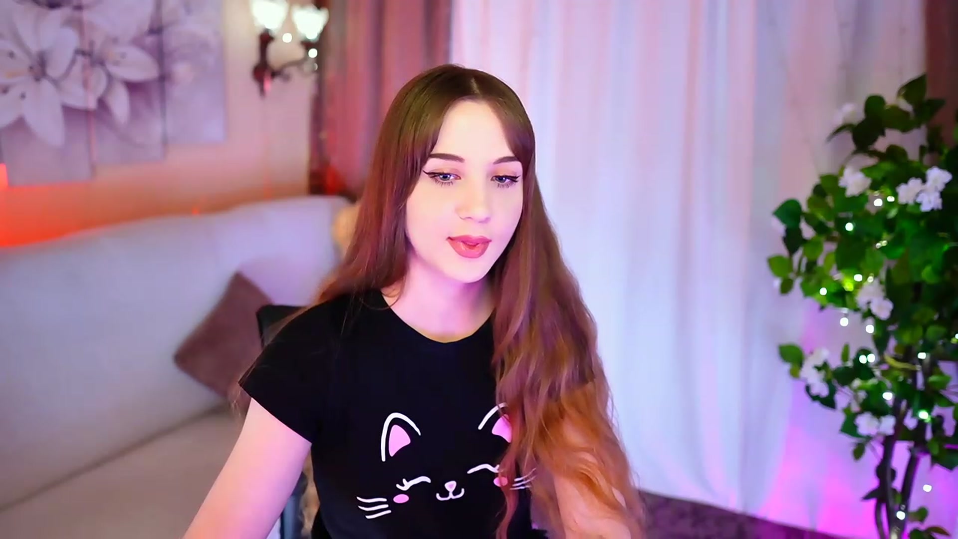Gallery image thumbnail from Innocent_Soul's myfreecams stream on, 09/24/2023, 17:05 image 5 of 20