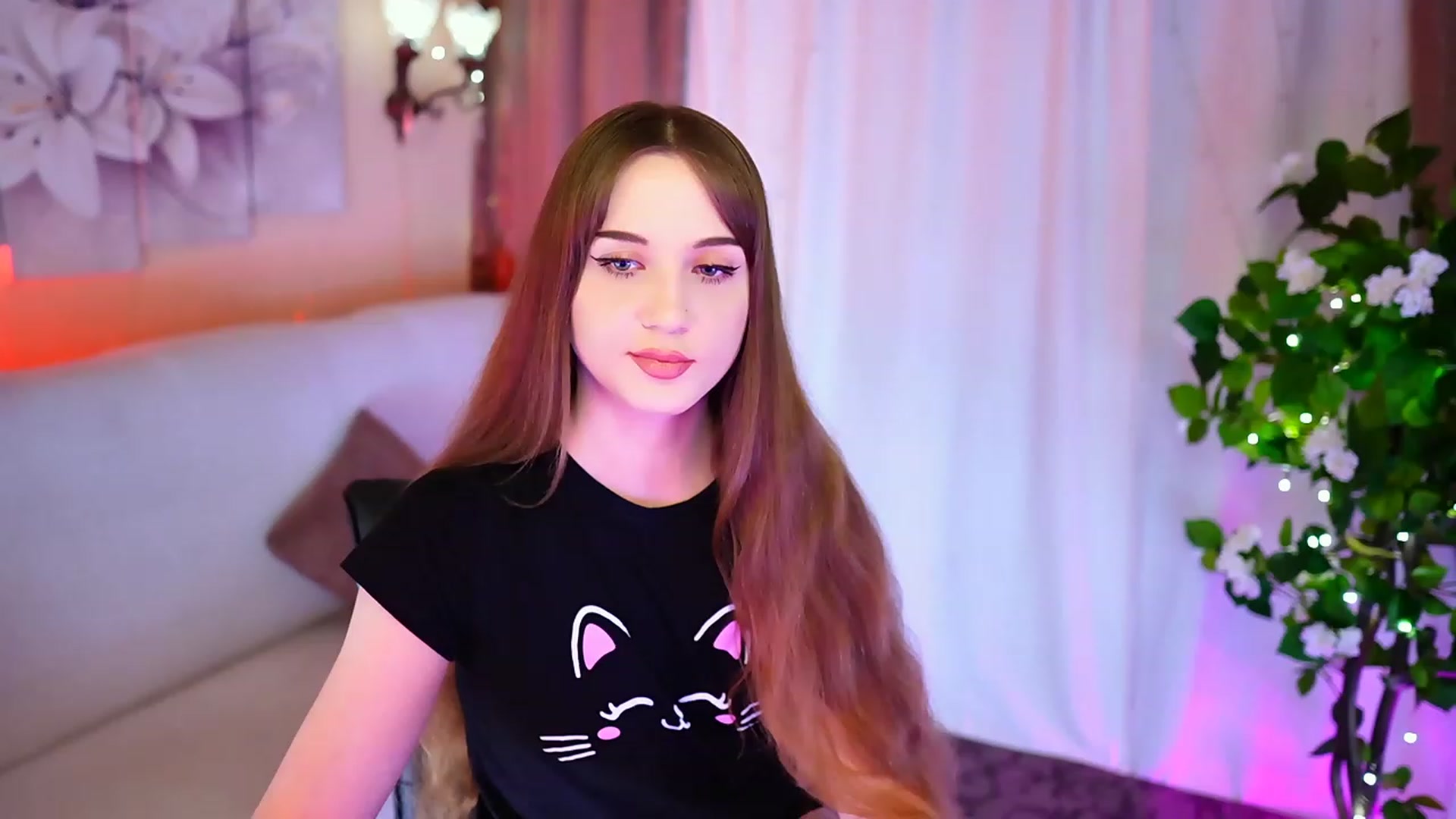 Gallery image thumbnail from Innocent_Soul's myfreecams stream on, 09/24/2023, 18:12 image 8 of 20