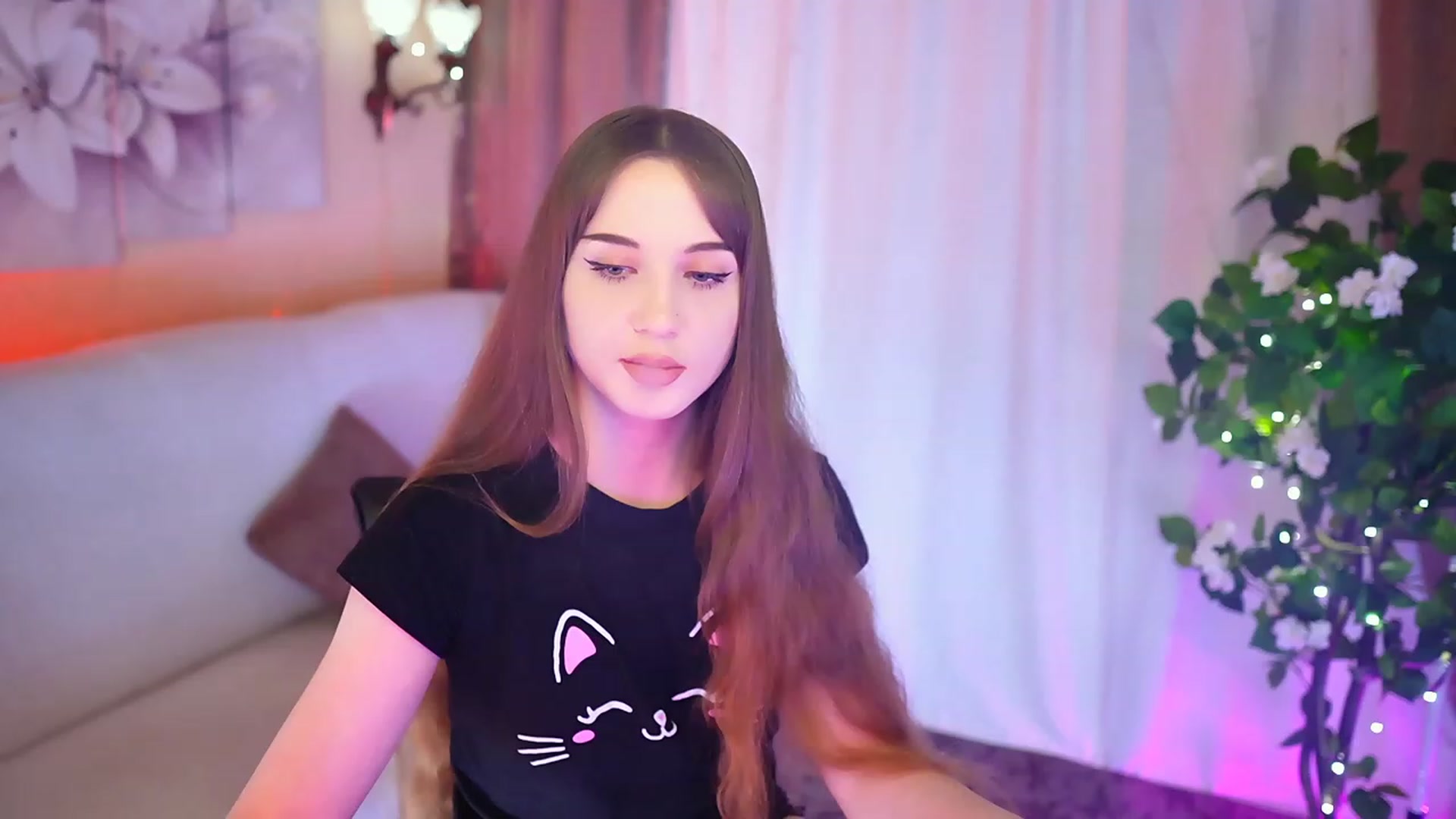 Gallery image thumbnail from Innocent_Soul's myfreecams stream on, 09/24/2023, 19:07 image 18 of 20