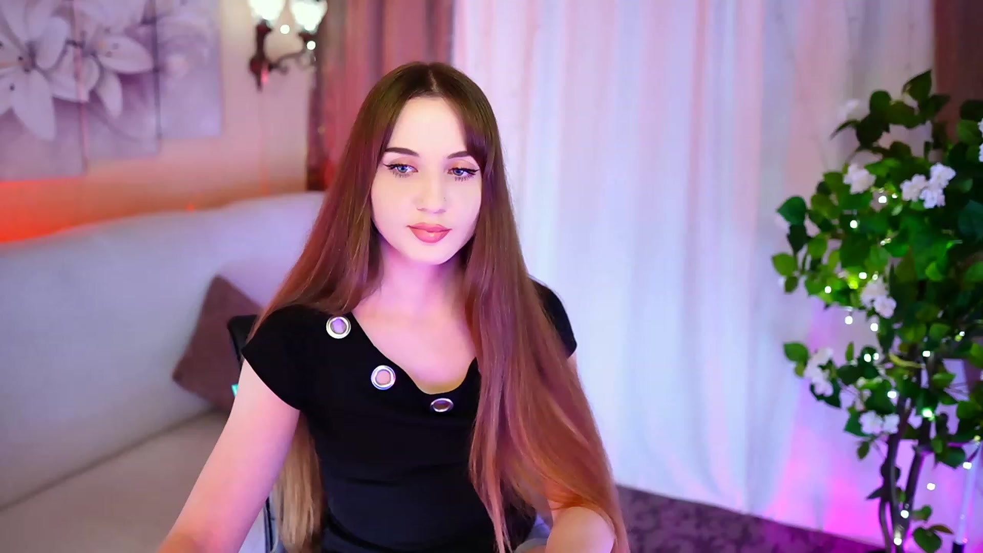 Gallery image thumbnail from Innocent_Soul's myfreecams stream on, 09/27/2023, 17:49 image 9 of 20