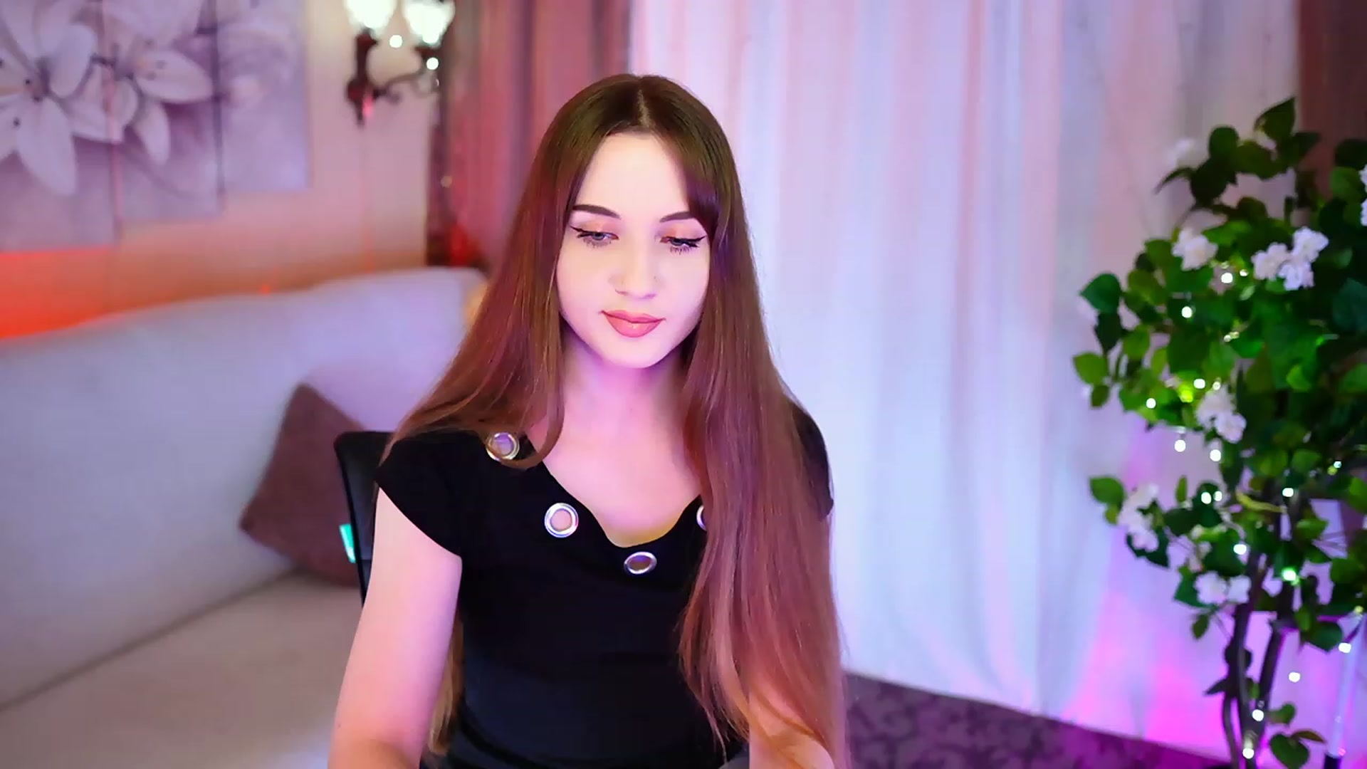 Gallery image thumbnail from Innocent_Soul's myfreecams stream on, 09/27/2023, 17:49 image 2 of 20
