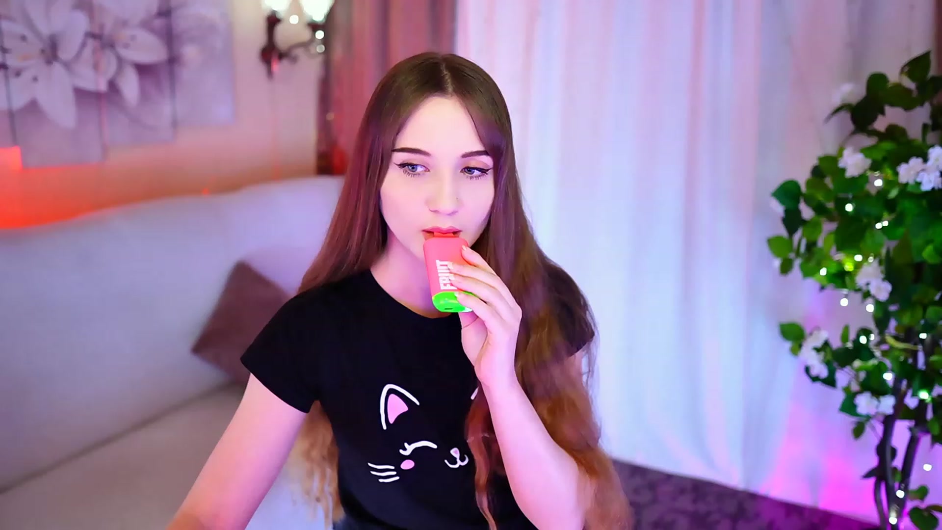 Gallery image thumbnail from Innocent_Soul's myfreecams stream on, 09/30/2023, 16:53 image 7 of 20