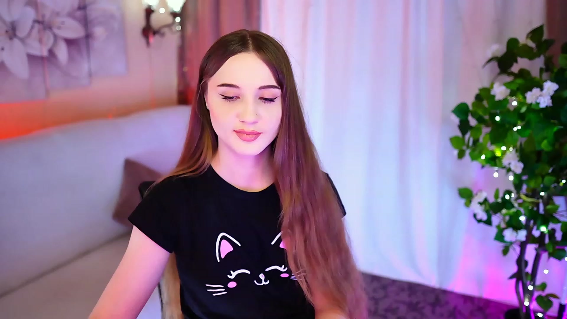 Gallery image thumbnail from Innocent_Soul's myfreecams stream on, 09/30/2023, 22:03 image 6 of 20