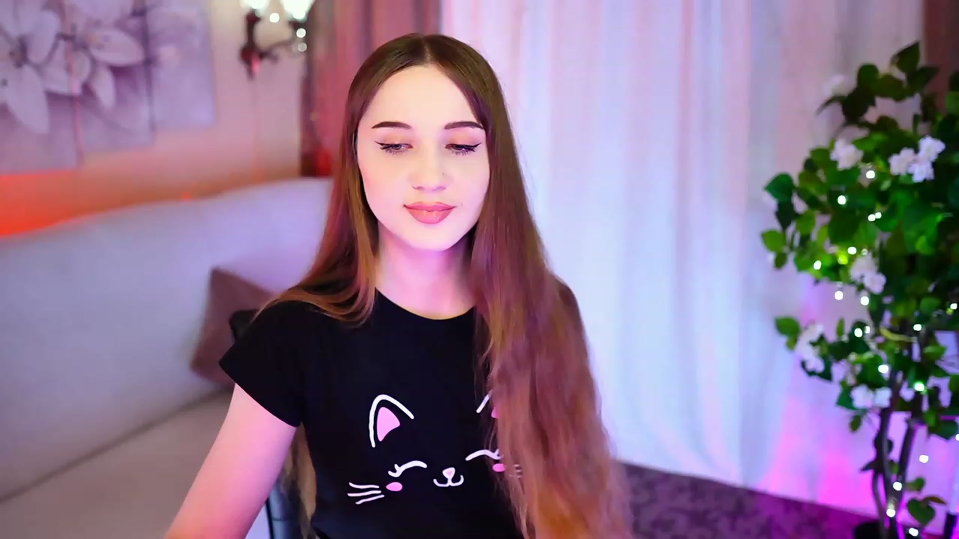 Gallery image thumbnail from Innocent_Soul's myfreecams stream on, 09/30/2023, 22:03 image 7 of 20