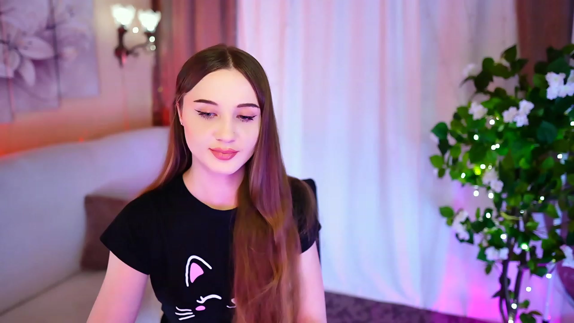 Gallery image thumbnail from Innocent_Soul's myfreecams stream on, 09/30/2023, 22:03 image 19 of 20