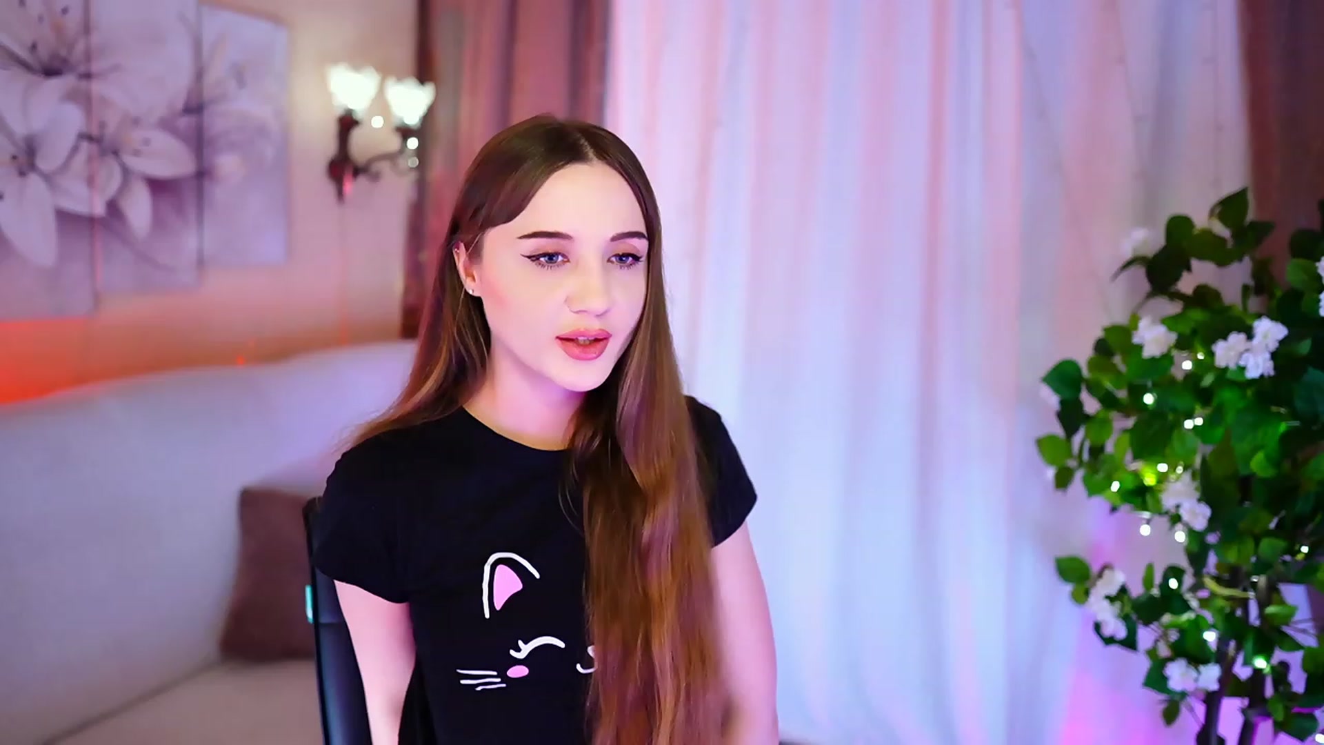 Gallery image thumbnail from Innocent_Soul's myfreecams stream on, 09/30/2023, 22:57 image 8 of 20