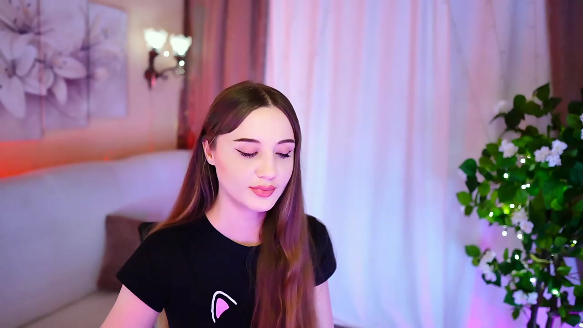 Gallery image thumbnail from Innocent_Soul's myfreecams stream on, 09/30/2023, 22:57 image 4 of 20