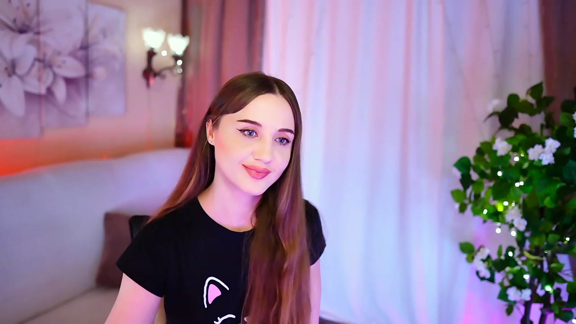 Gallery image thumbnail from Innocent_Soul's myfreecams stream on, 09/30/2023, 22:57 image 5 of 20