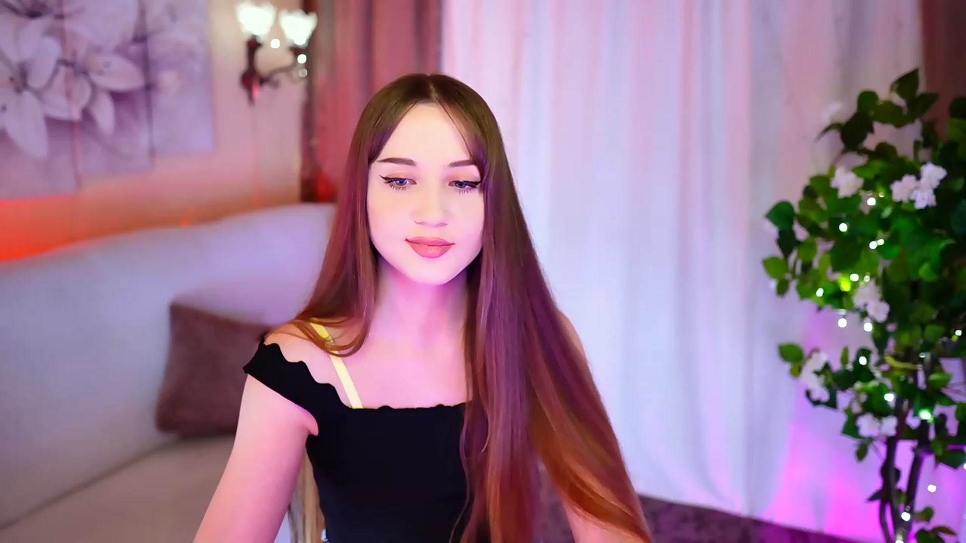 Gallery image thumbnail from Innocent_Soul's myfreecams stream on, 10/03/2023, 17:08 image 10 of 20