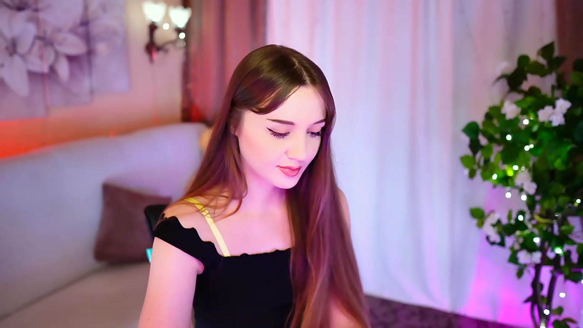 Gallery image thumbnail from Innocent_Soul's myfreecams stream on, 10/03/2023, 17:08 image 9 of 20