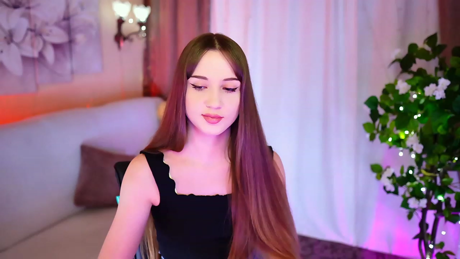 Gallery image thumbnail from Innocent_Soul's myfreecams stream on, 10/03/2023, 17:08 image 4 of 20