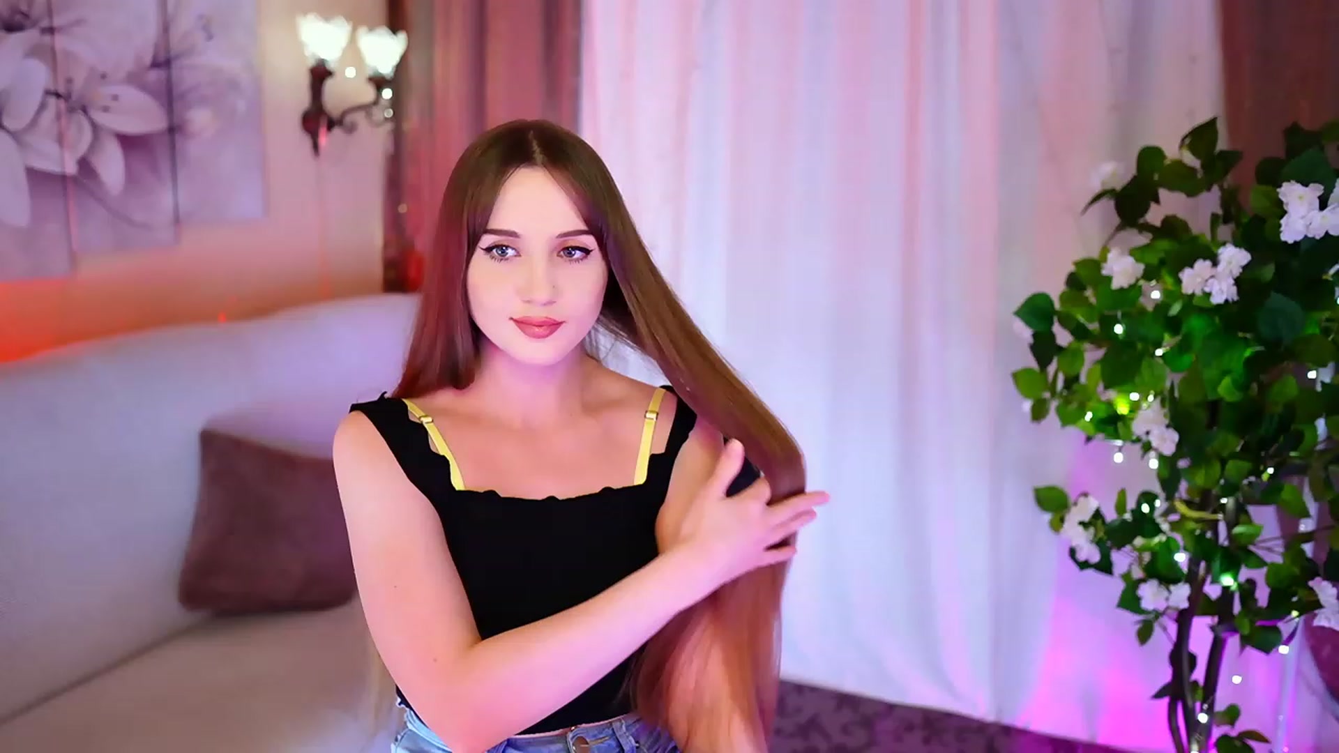 Gallery image thumbnail from Innocent_Soul's myfreecams stream on, 10/03/2023, 19:57 image 1 of 20