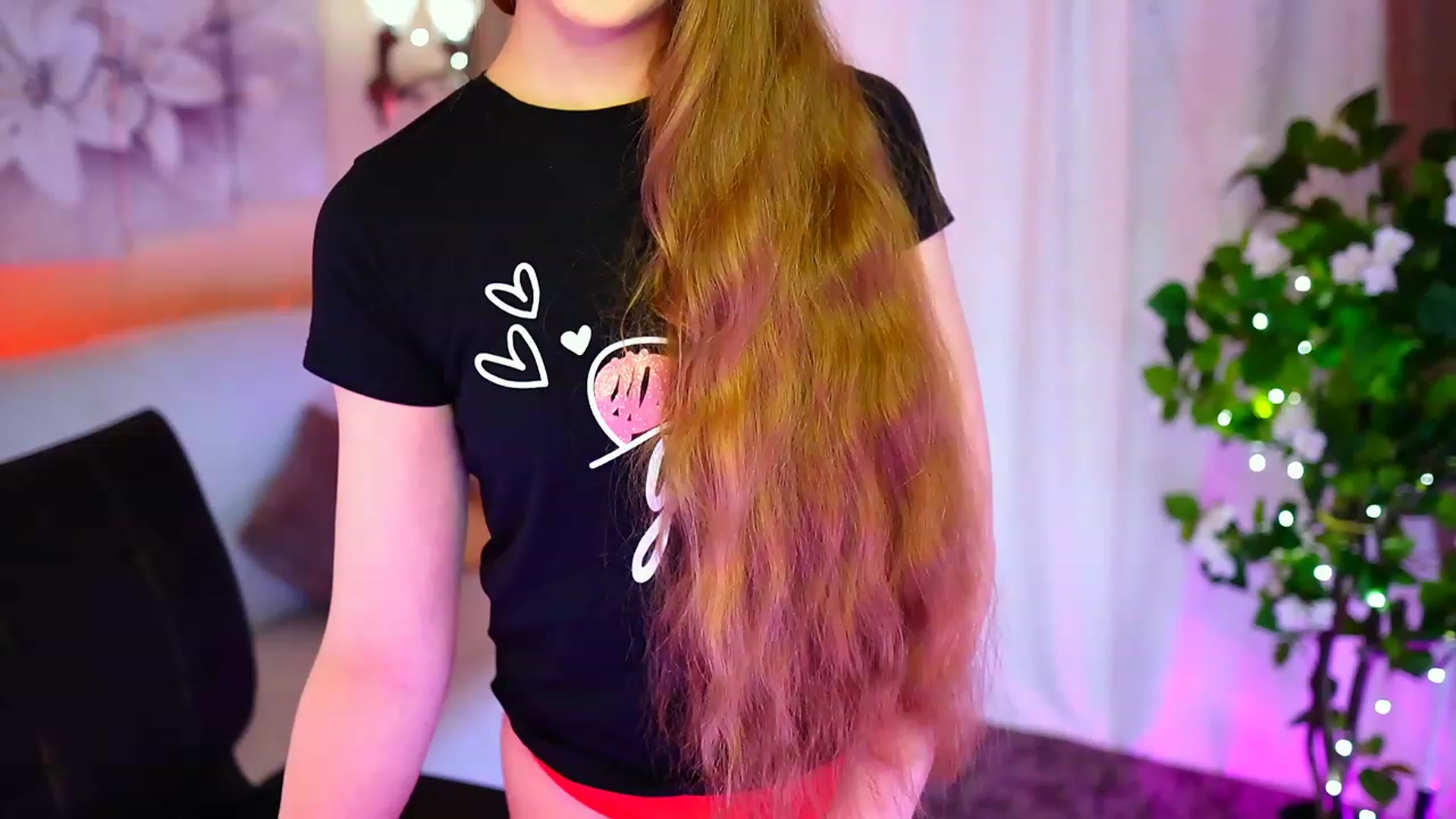 Gallery image thumbnail from Innocent_Soul's myfreecams stream on, 10/04/2023, 16:04 image 9 of 20