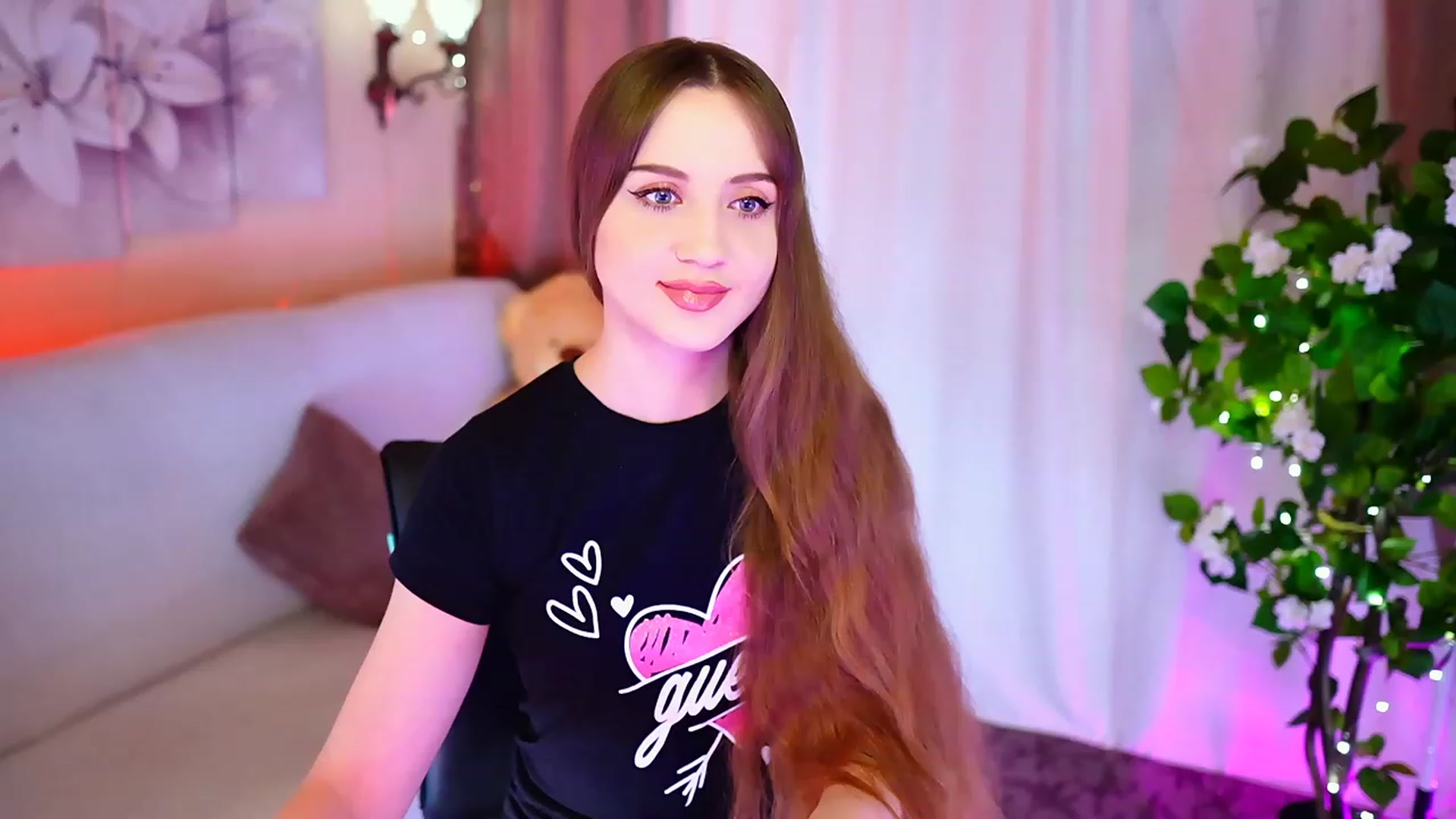 Gallery image thumbnail from Innocent_Soul's myfreecams stream on, 10/04/2023, 16:04 image 6 of 20