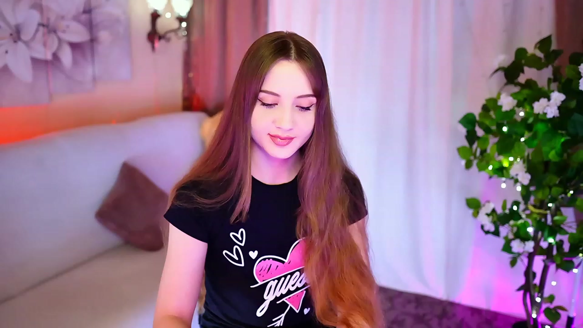 Gallery image thumbnail from Innocent_Soul's myfreecams stream on, 10/04/2023, 16:04 image 4 of 20