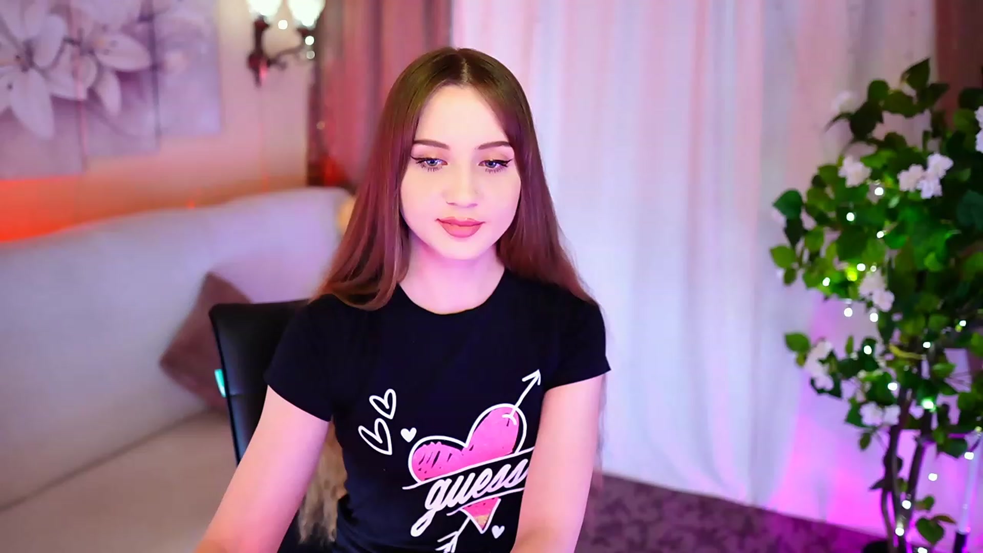 Gallery image thumbnail from Innocent_Soul's myfreecams stream on, 10/04/2023, 16:33 image 2 of 20